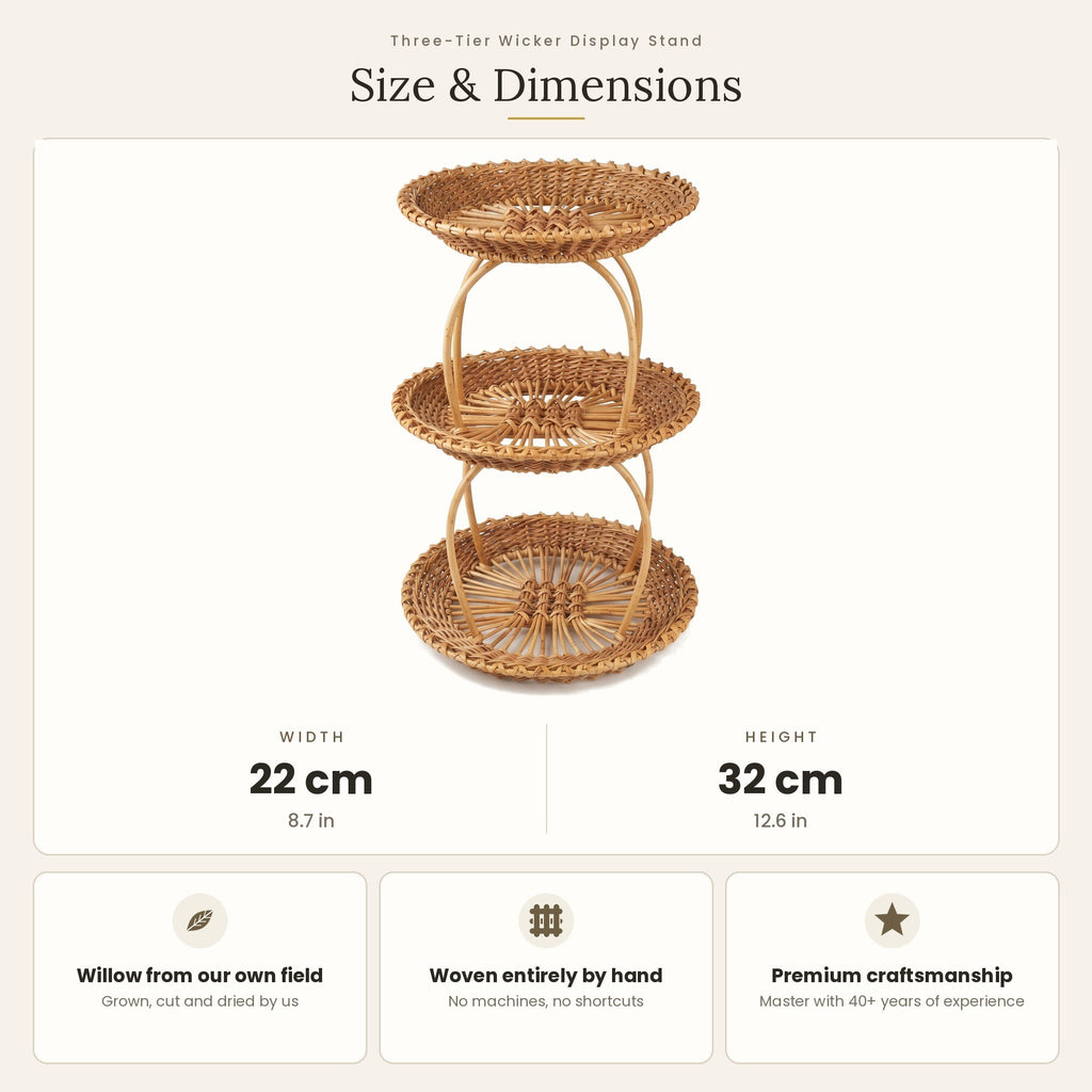 Size chart for the three-tier wicker fruit basket stand showing 22 cm width and 32 cm height