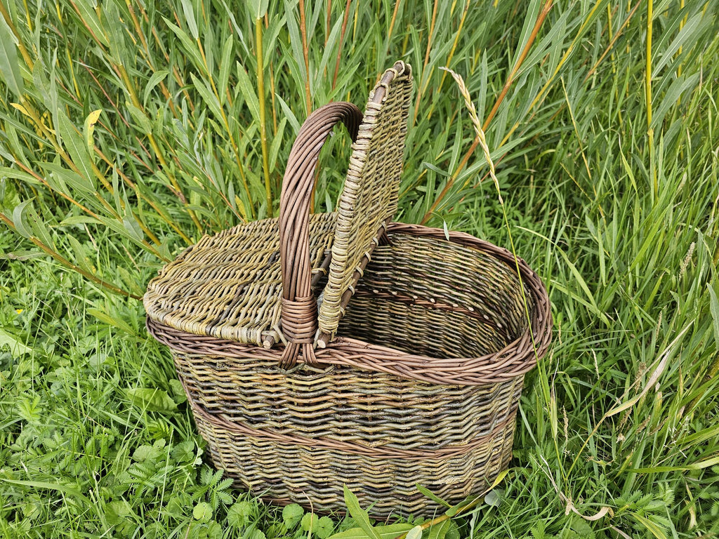 Wicker Picnic Hamper with Lid