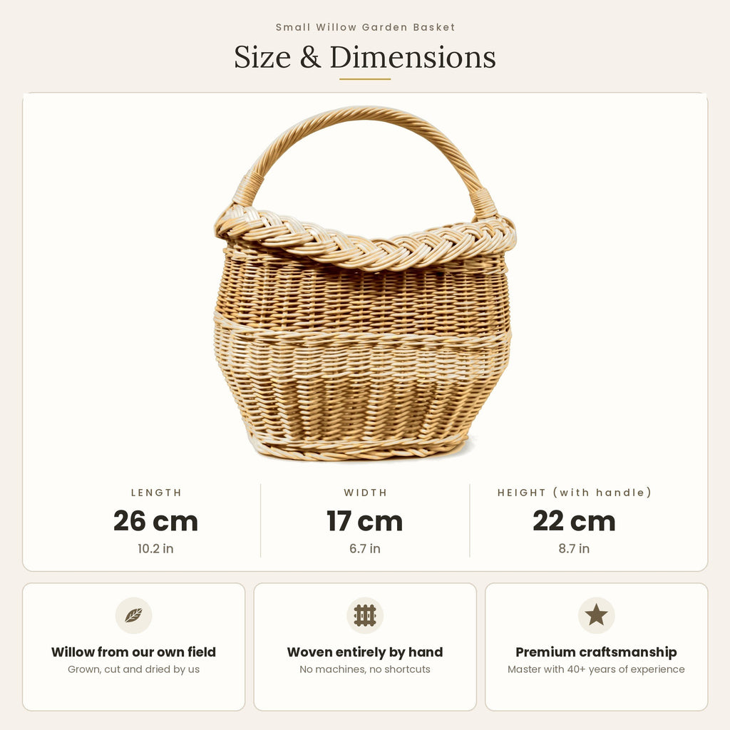 Size chart for the small handwoven willow basket with handle showing 22 cm height with handle, 26 cm length and 17 cm width