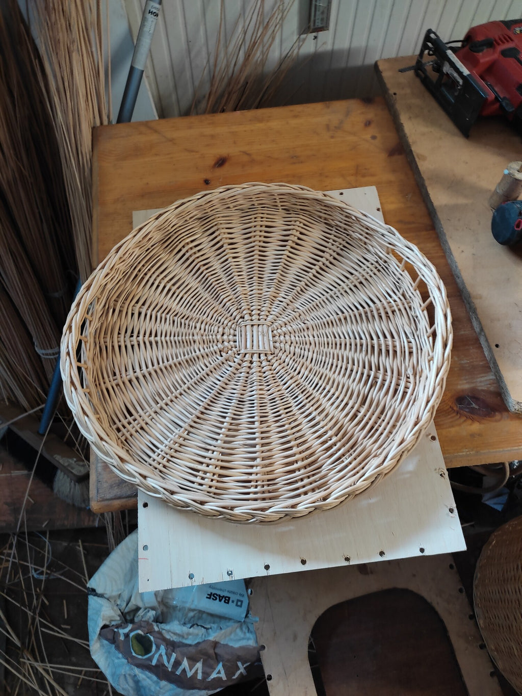 Round Wicker Serving Tray with Braided Rim