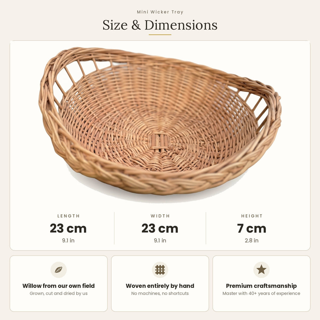 Size chart for the small wicker bread bowl showing 23 cm length, 23 cm width and 7 cm height