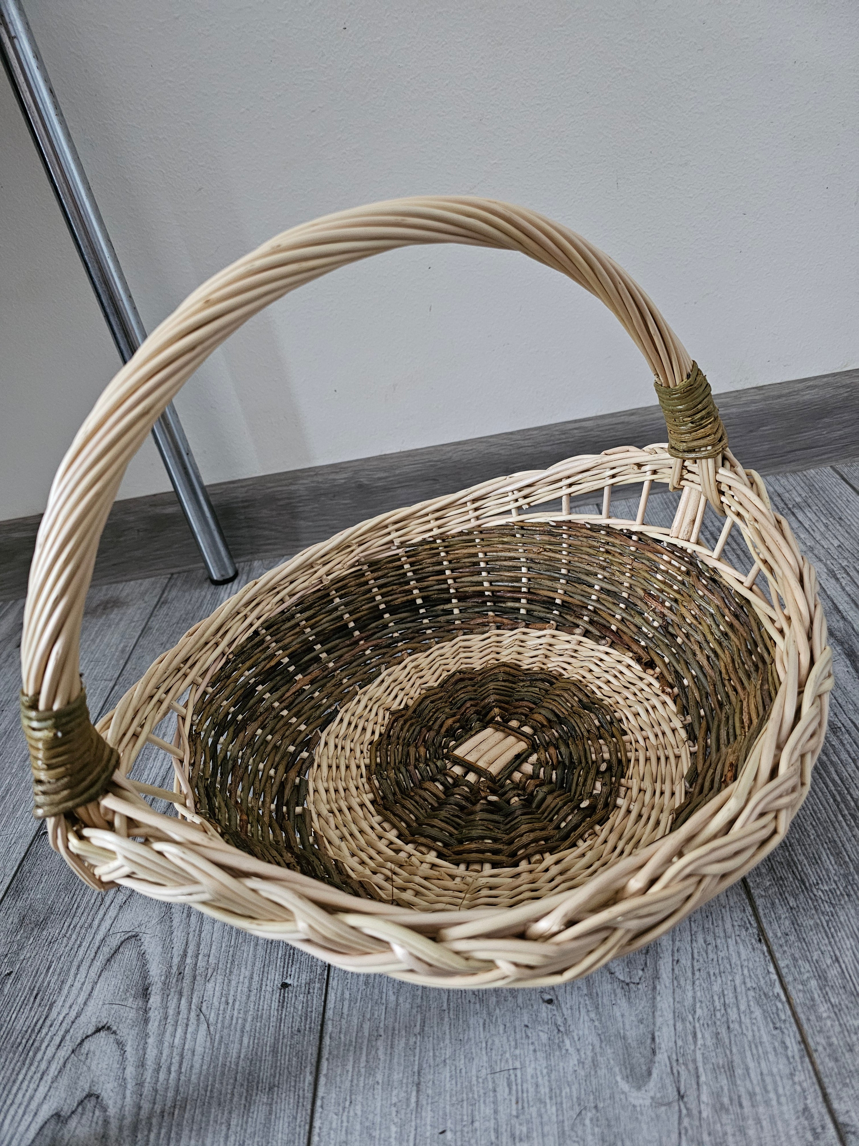 Wicker tray with handle 0024