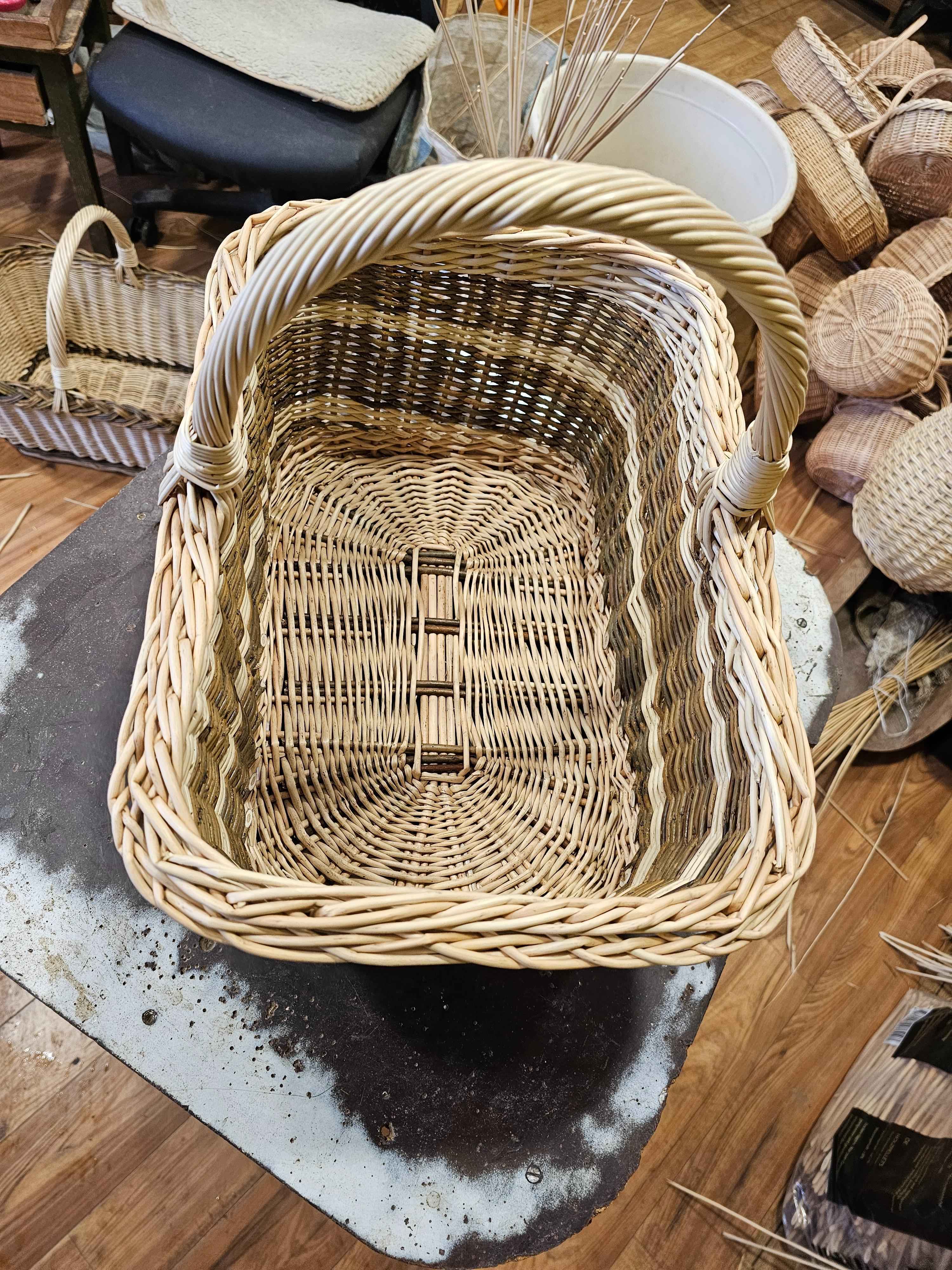 Wicker basket 022r