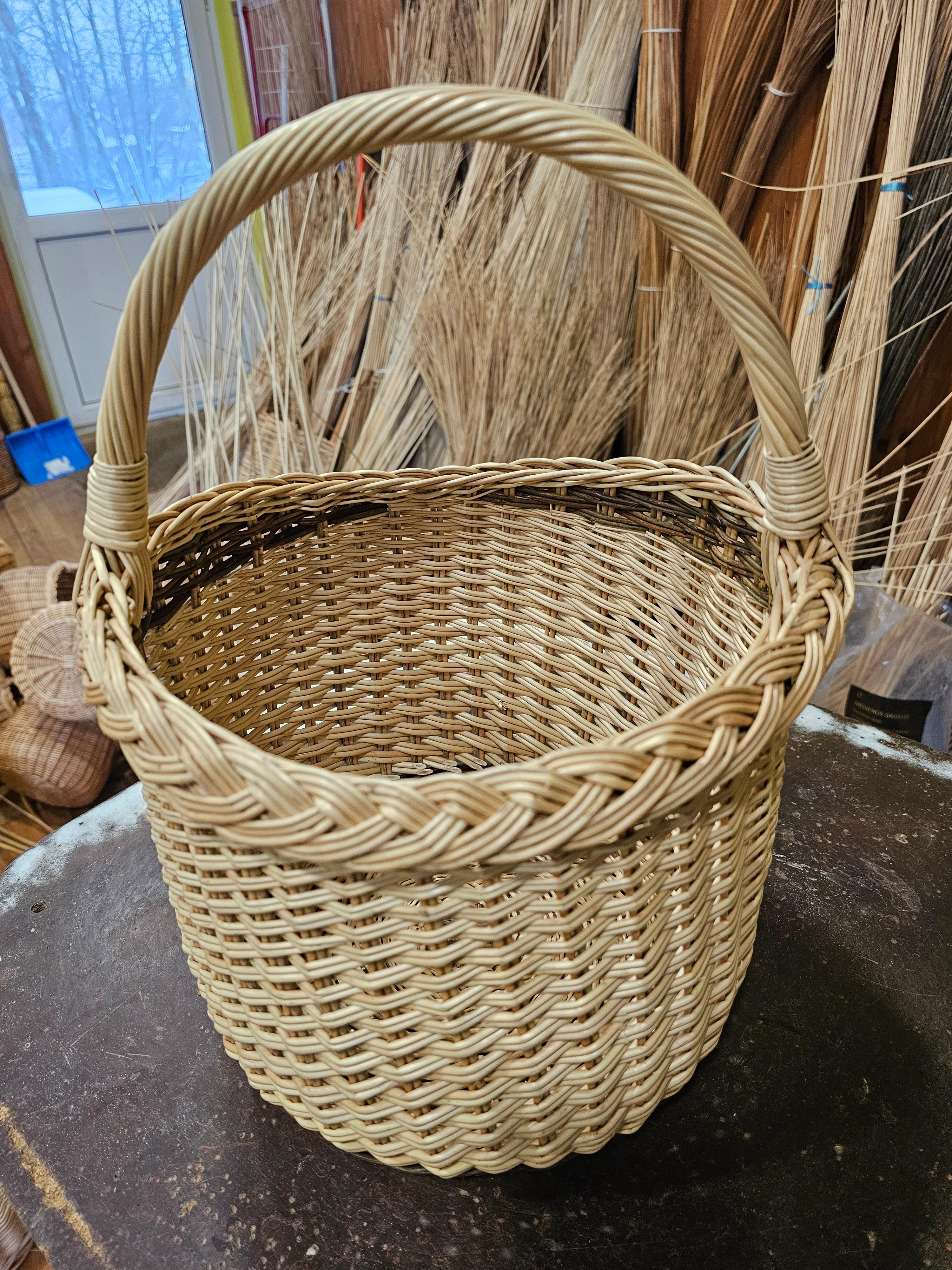 Wicker basket 023r