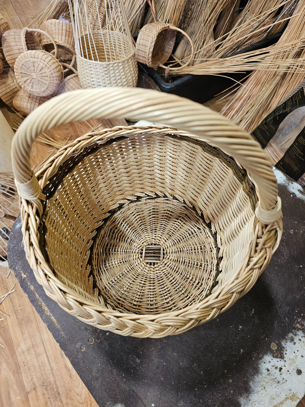 Wicker basket 023r