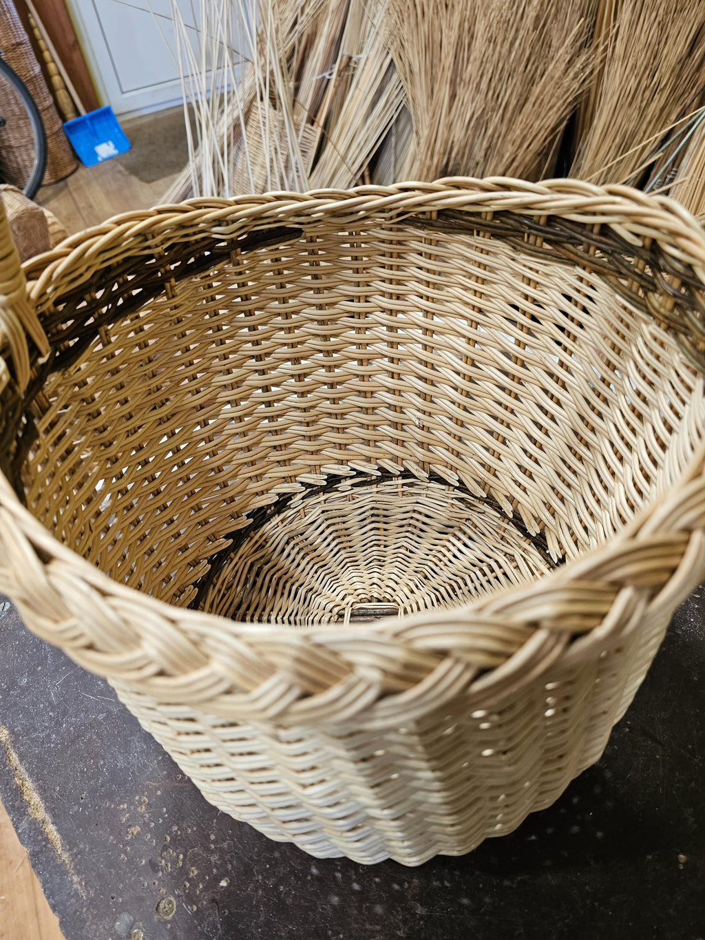 Wicker basket 023r