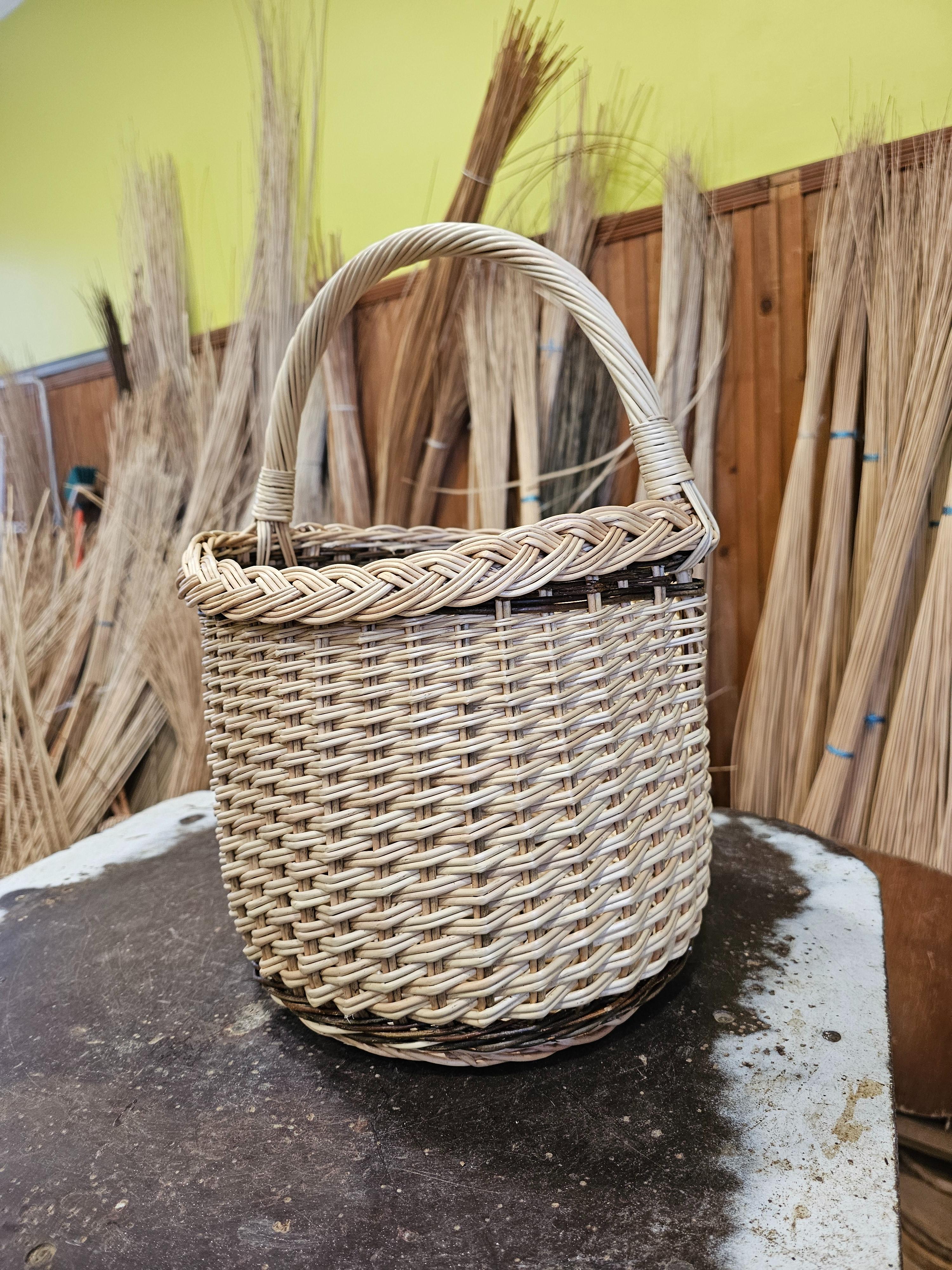Wicker basket 023r