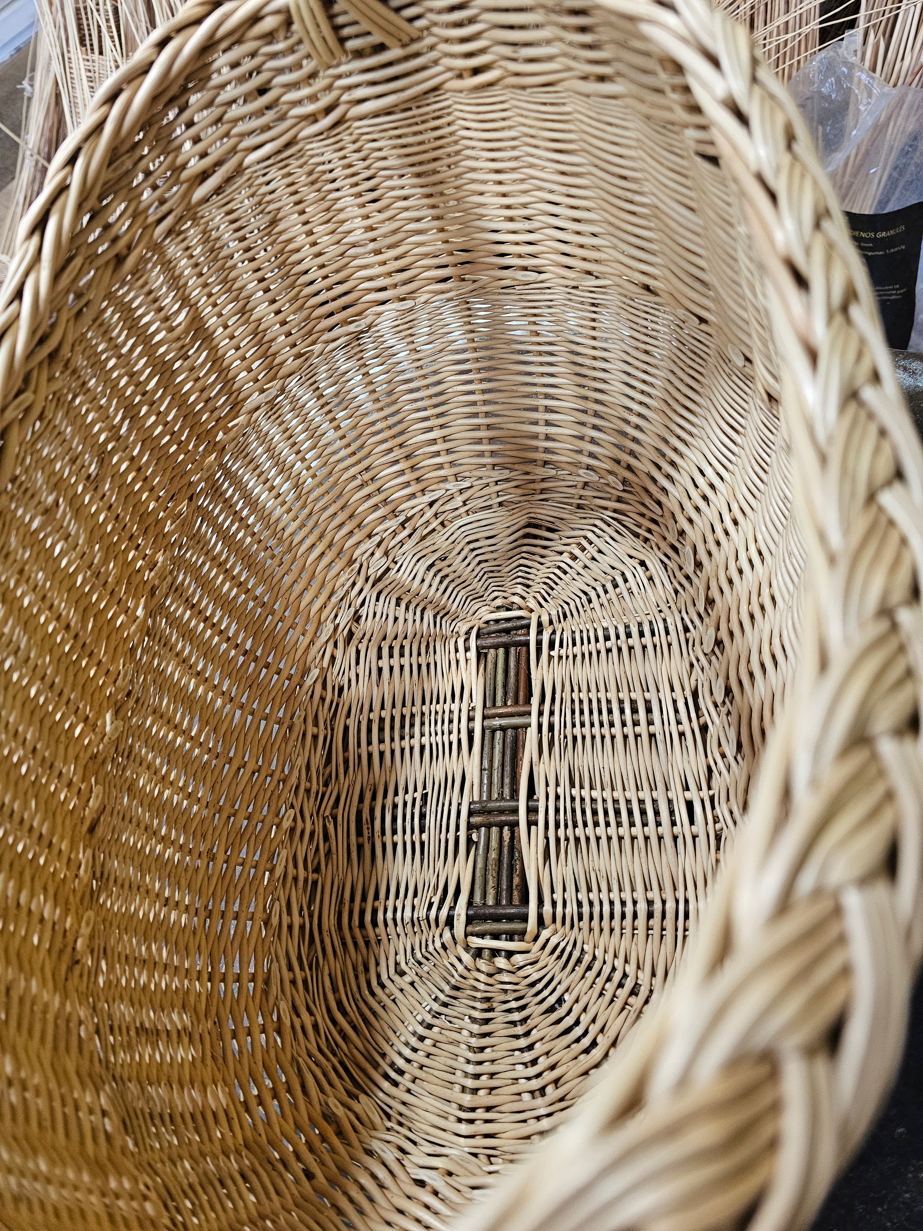 Wicker basket 027r