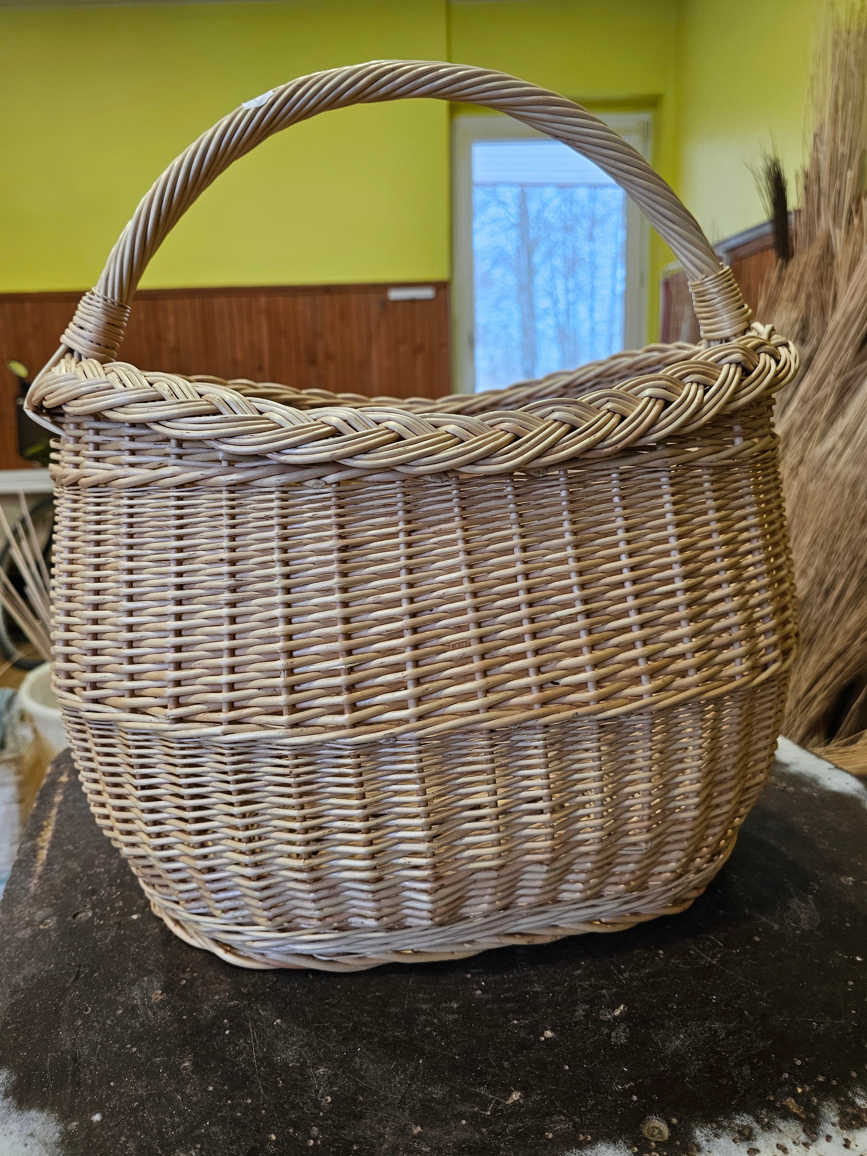 Wicker basket 027r
