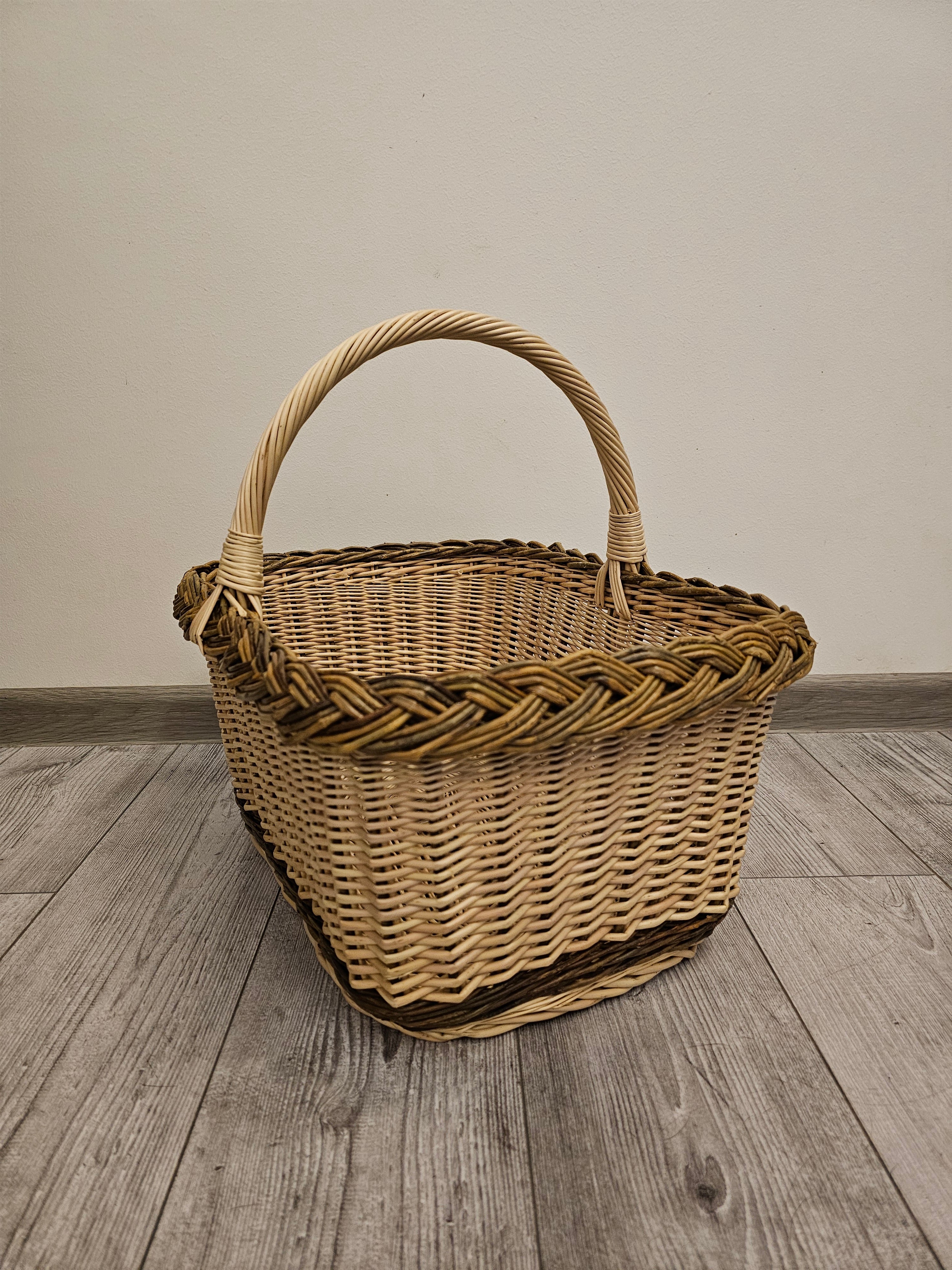 Wicker basket 022r