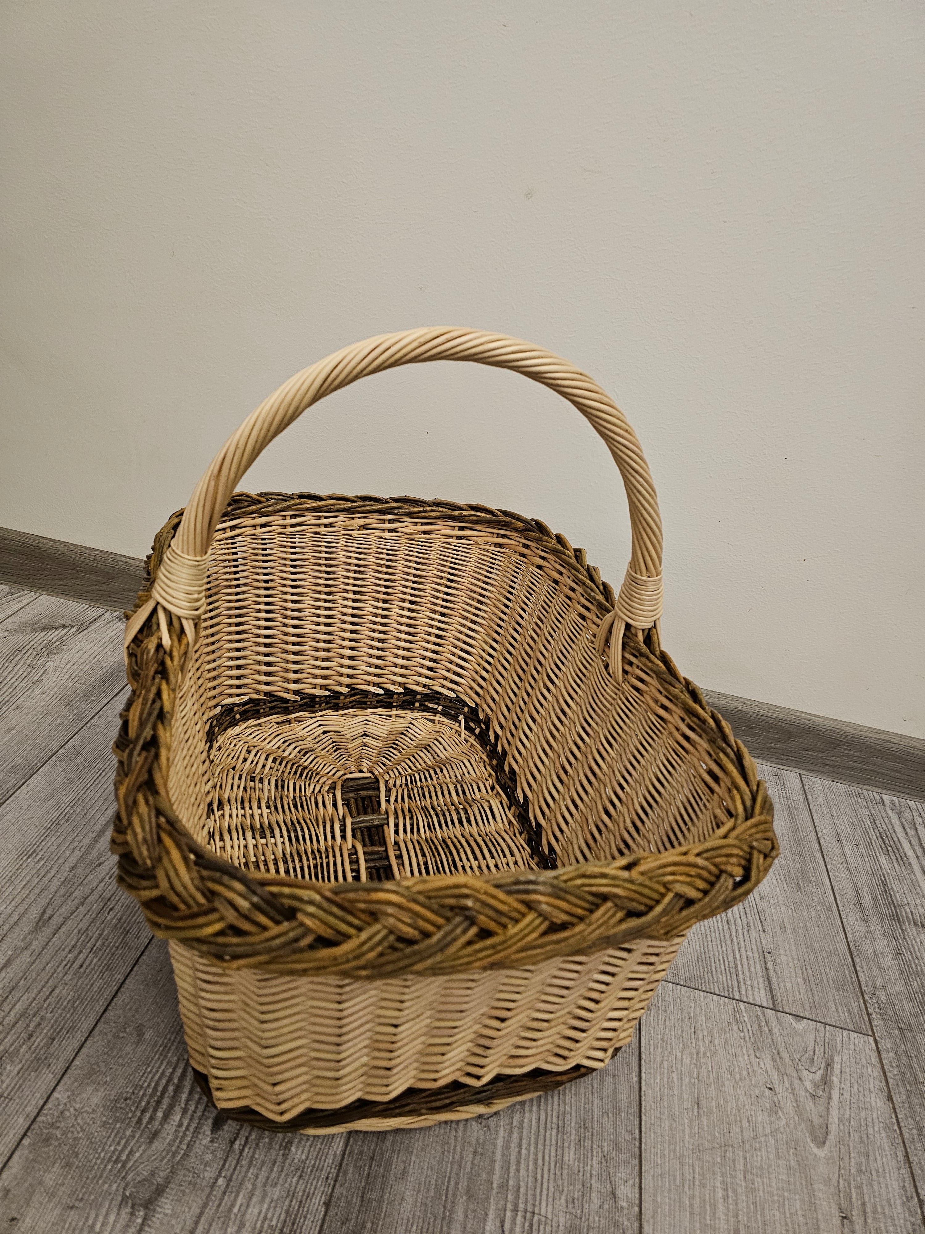 Wicker basket 022r