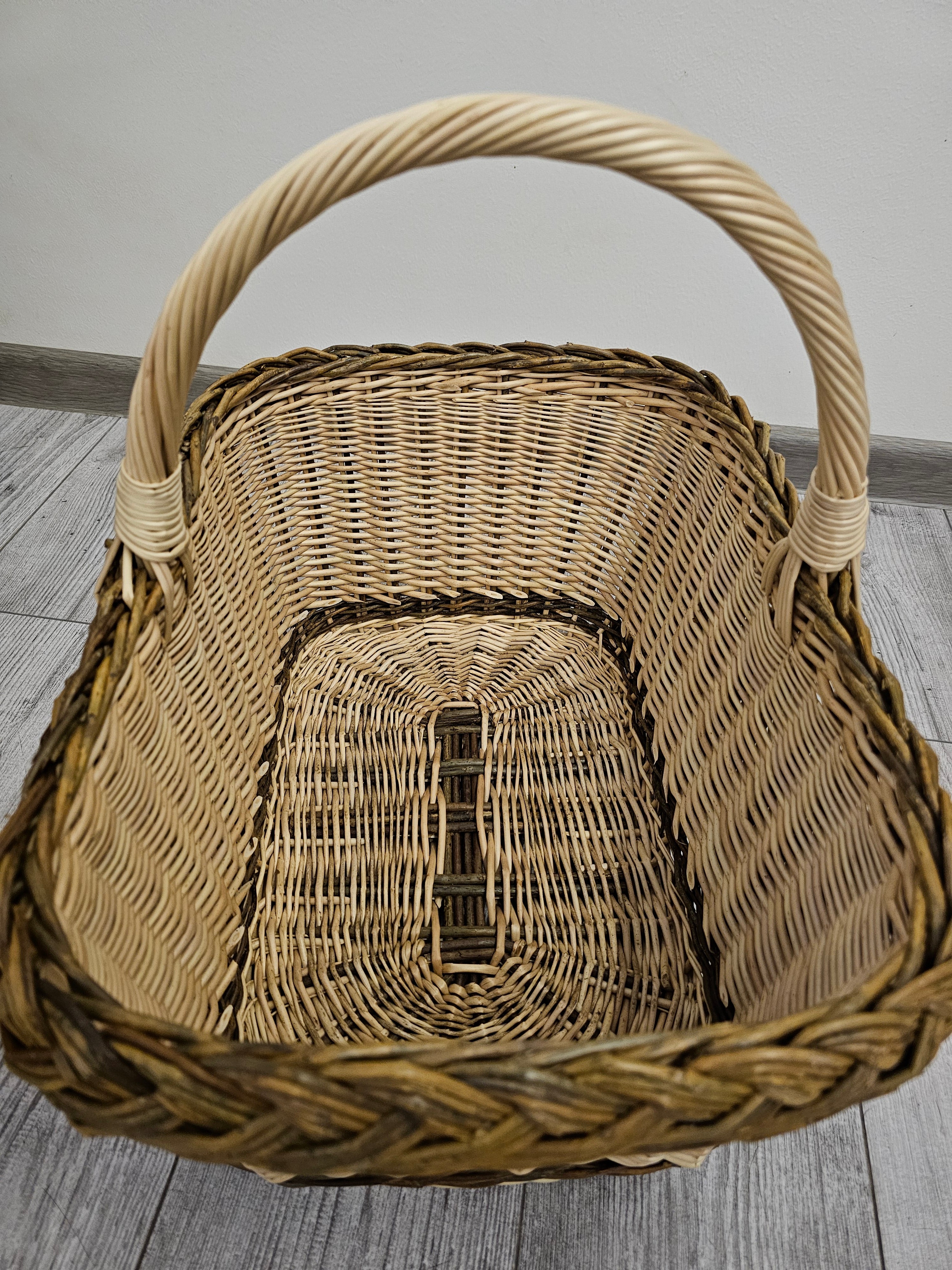 Wicker basket 022r