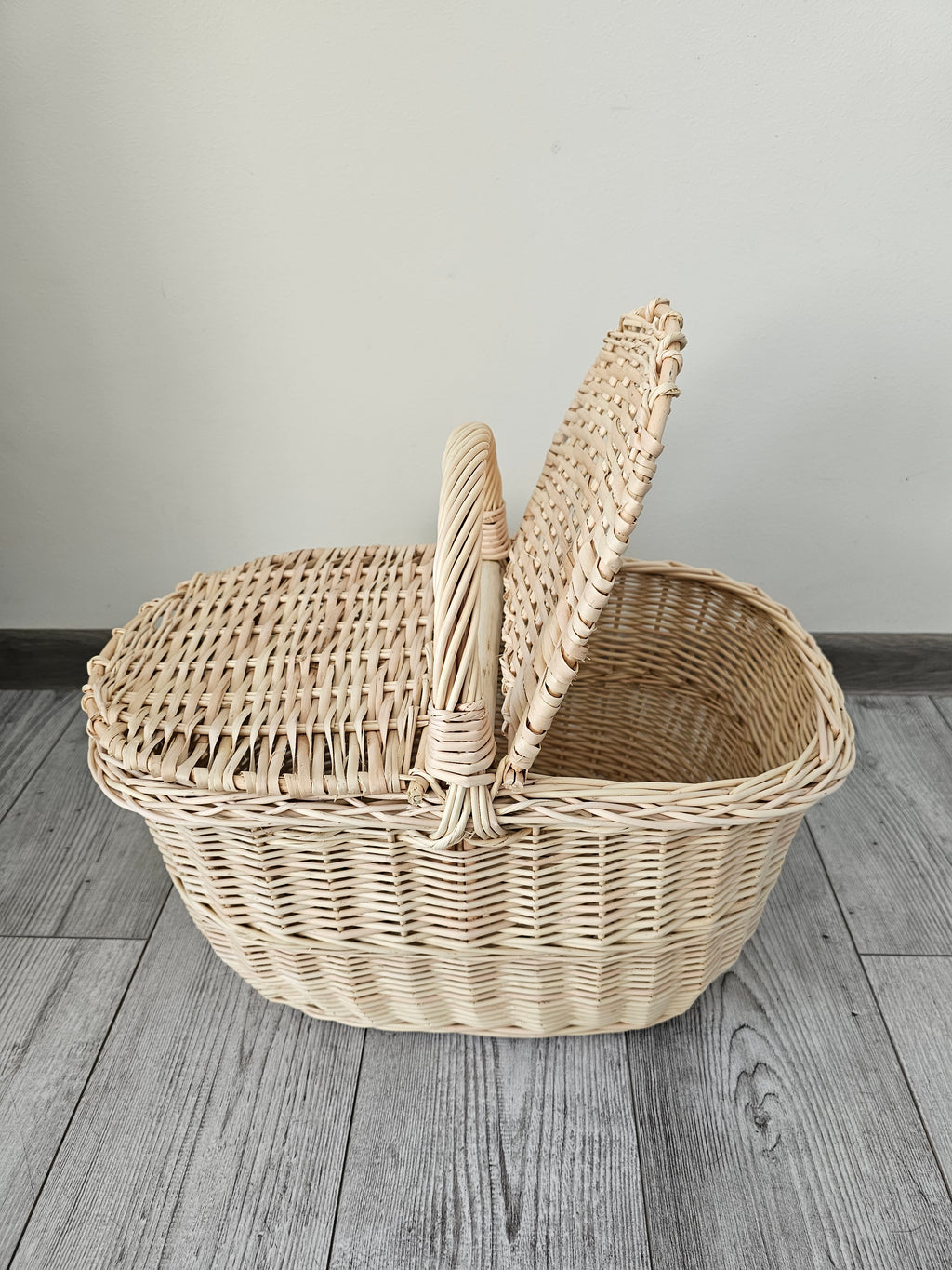 Double-Lid Wicker Picnic Basket