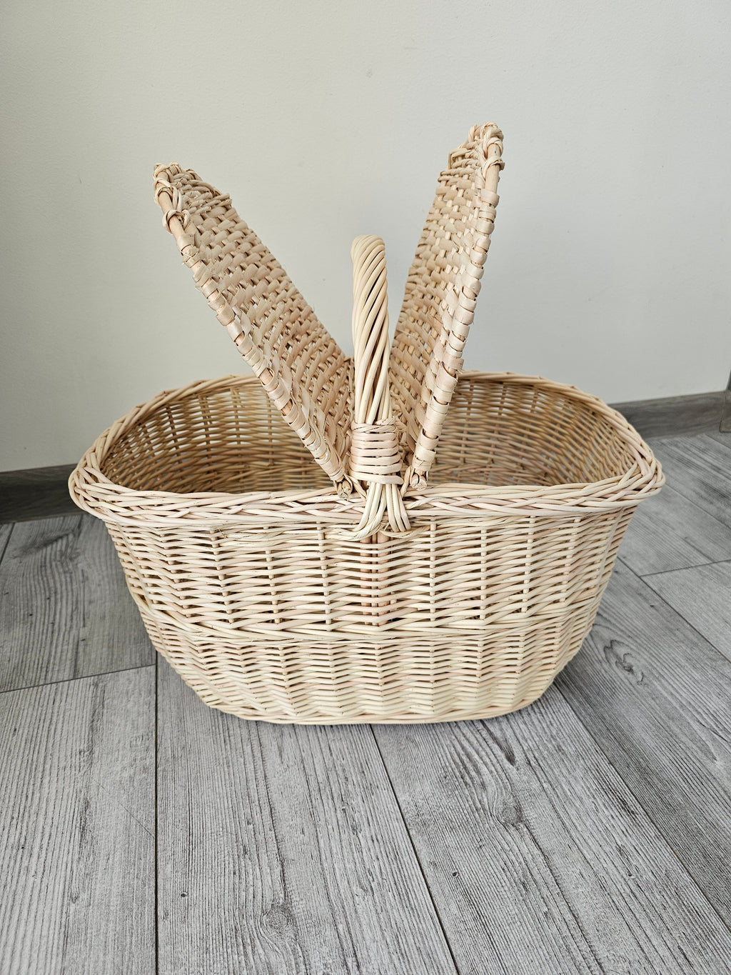 Double-Lid Wicker Picnic Basket