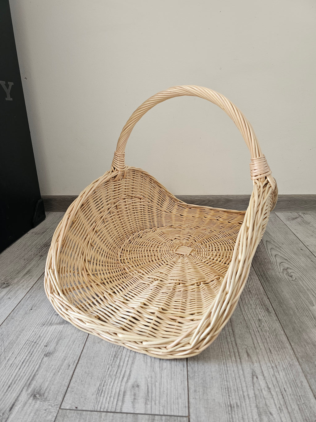 Wicker flower basket 031b