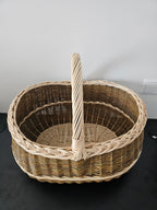 Large wicker basket 047b