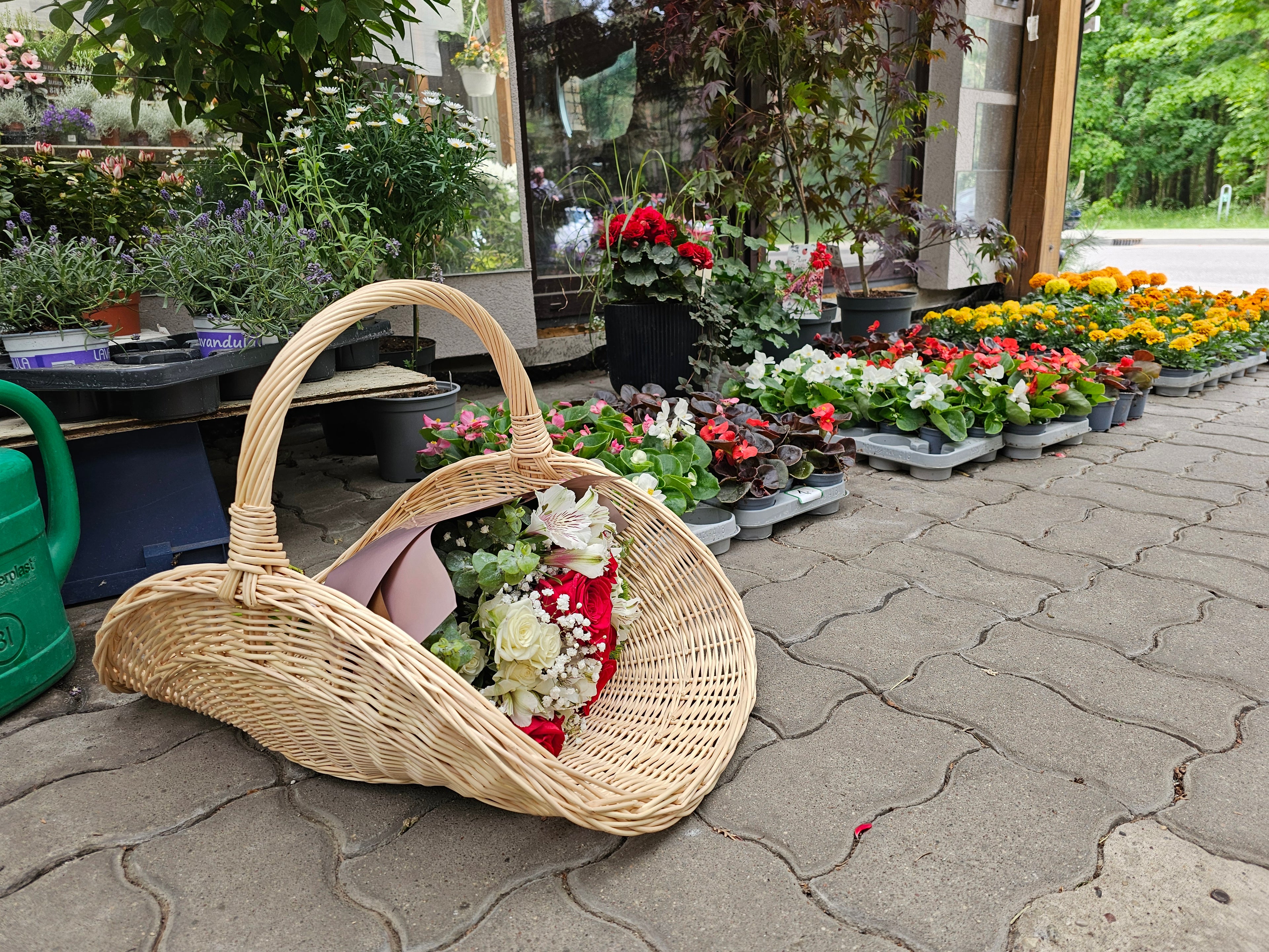 Wicker flower basket 031b