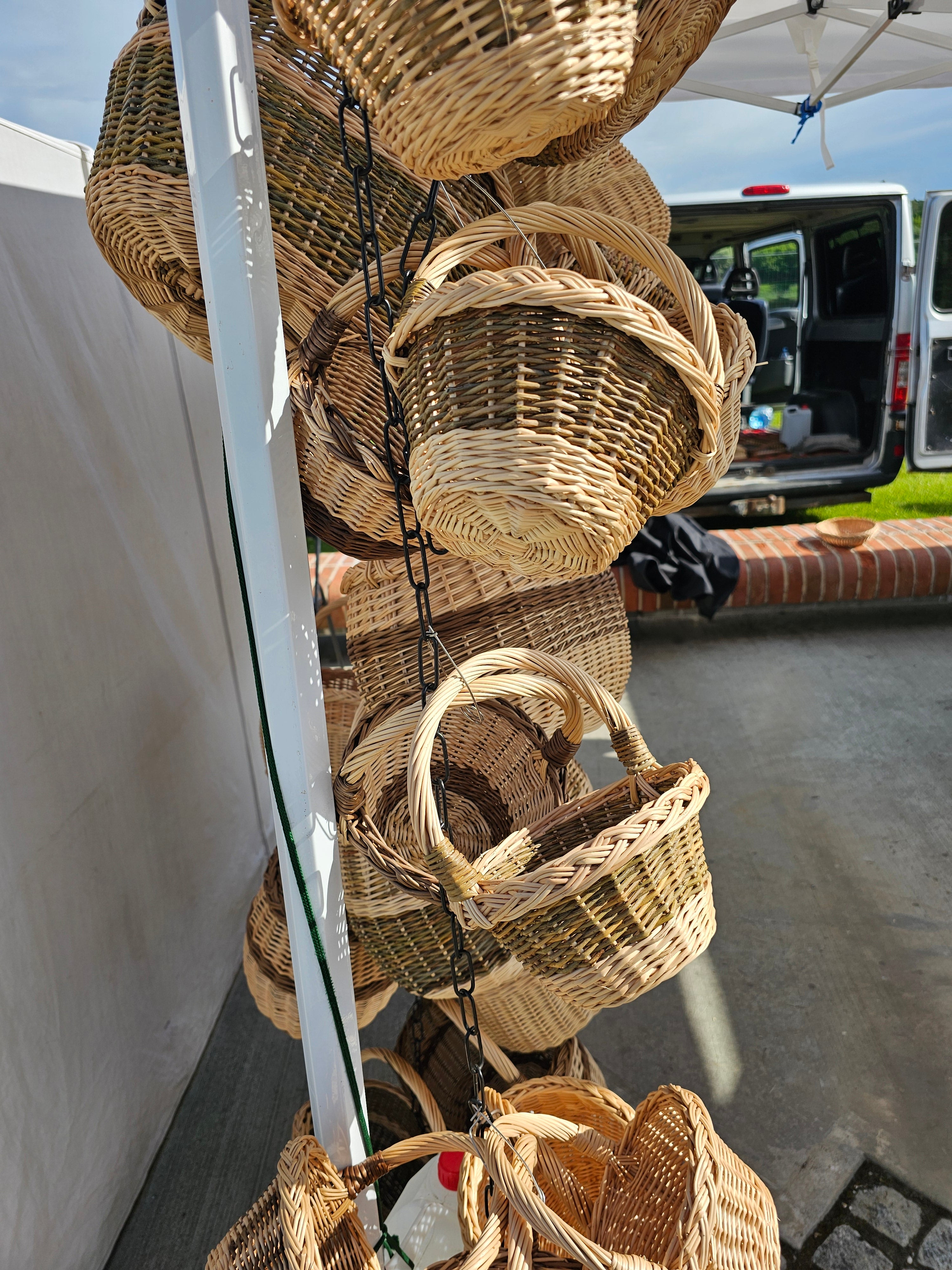 Small wicker basket 042b