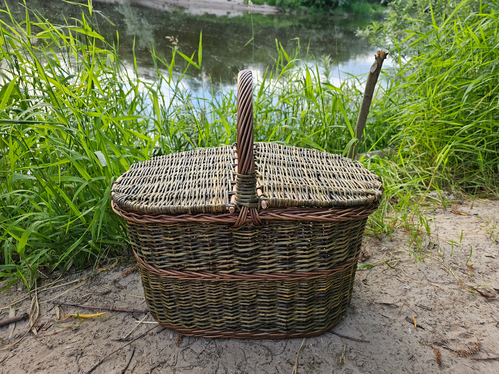 Wicker Picnic Hamper with Lid