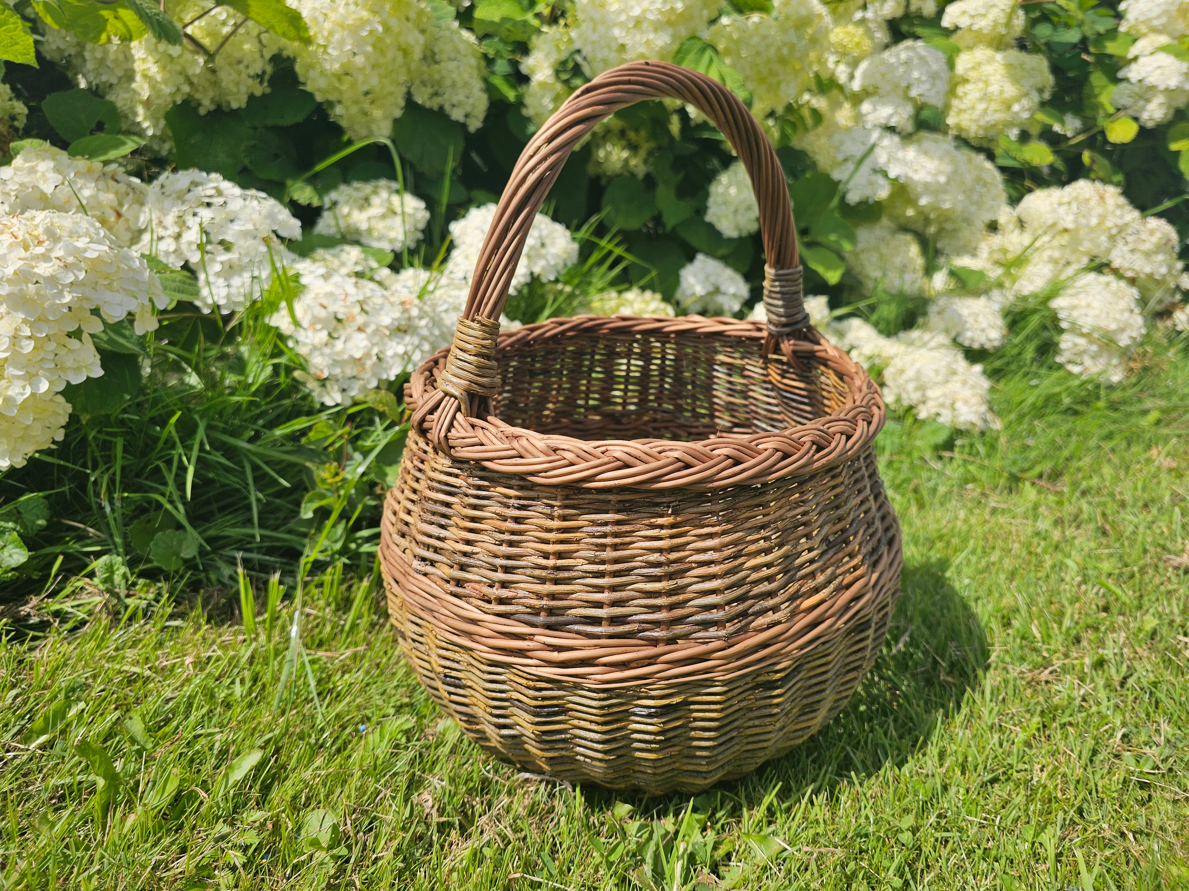 Wicker basket 049b