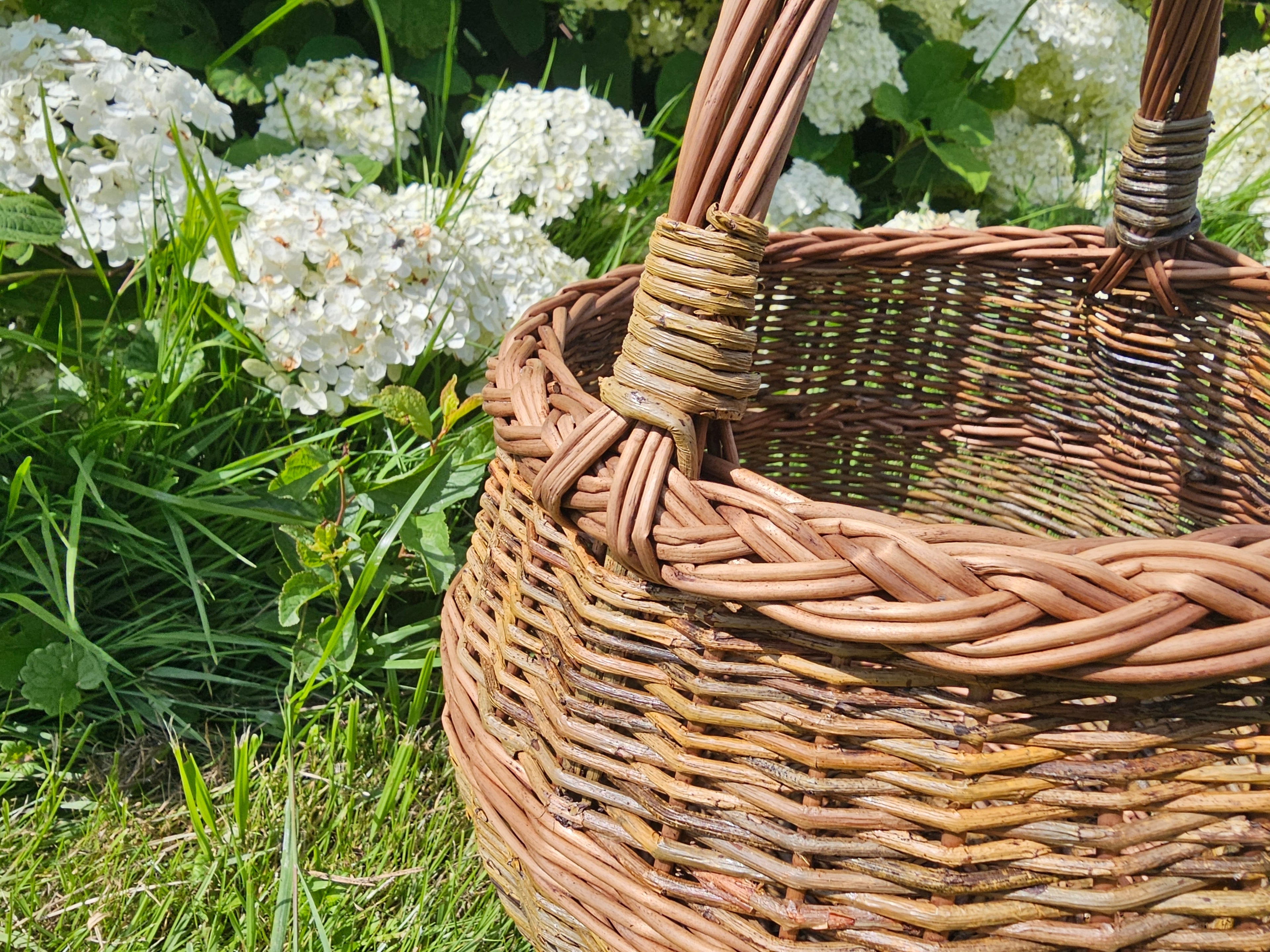 Wicker basket 049b