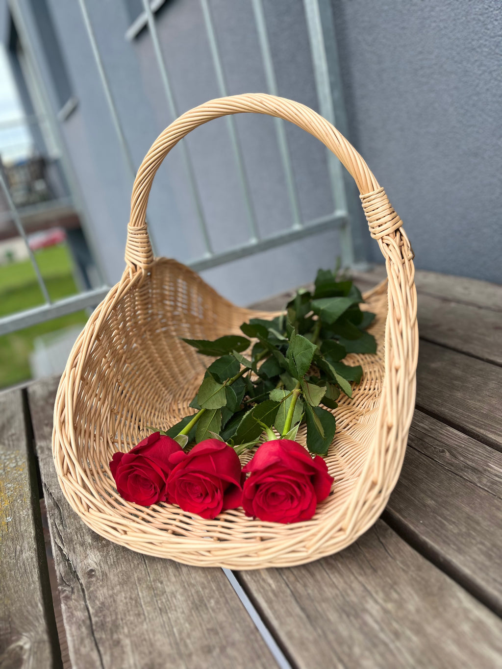 Wicker flower basket 031b