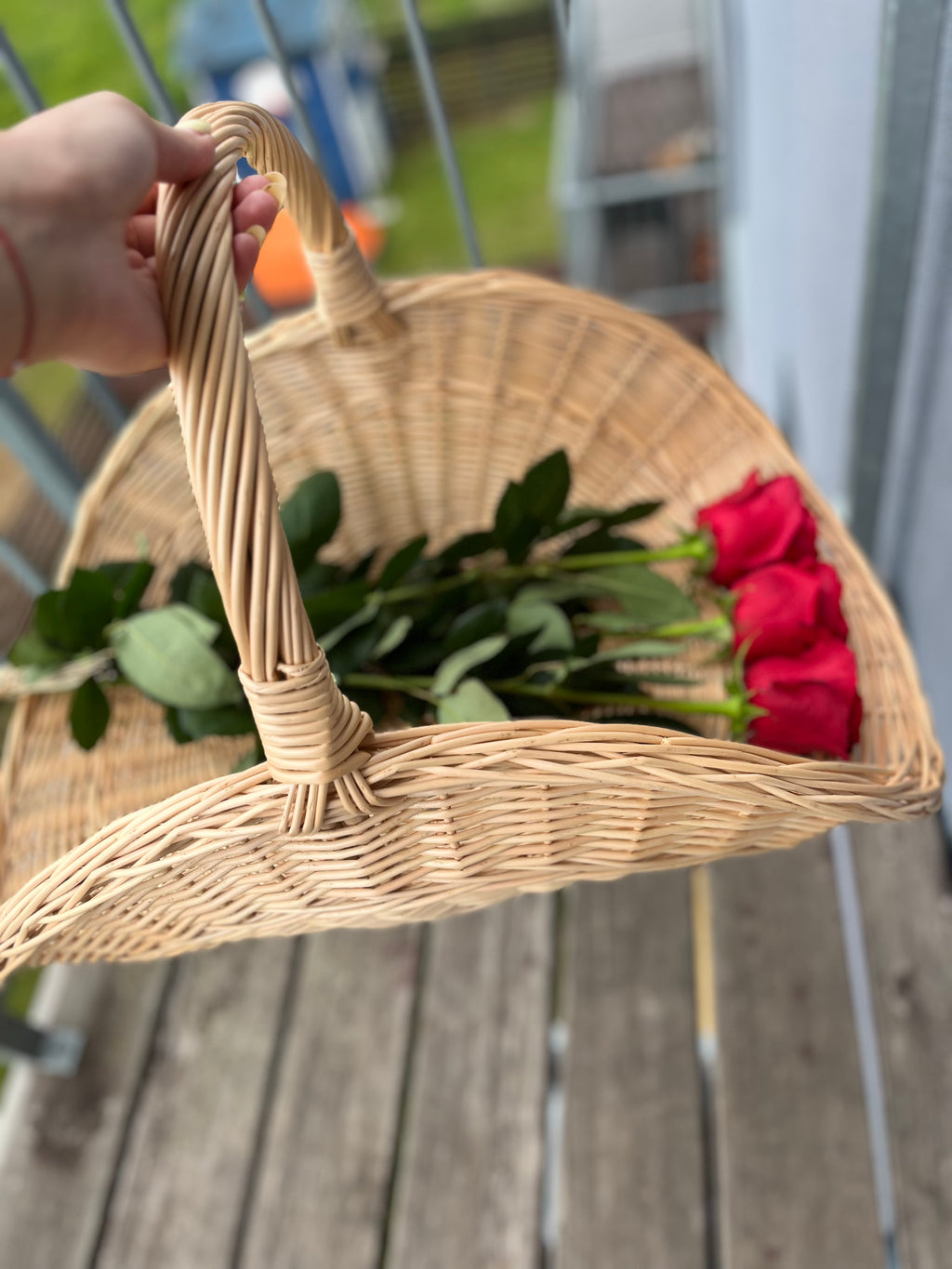 Wicker flower basket 031b