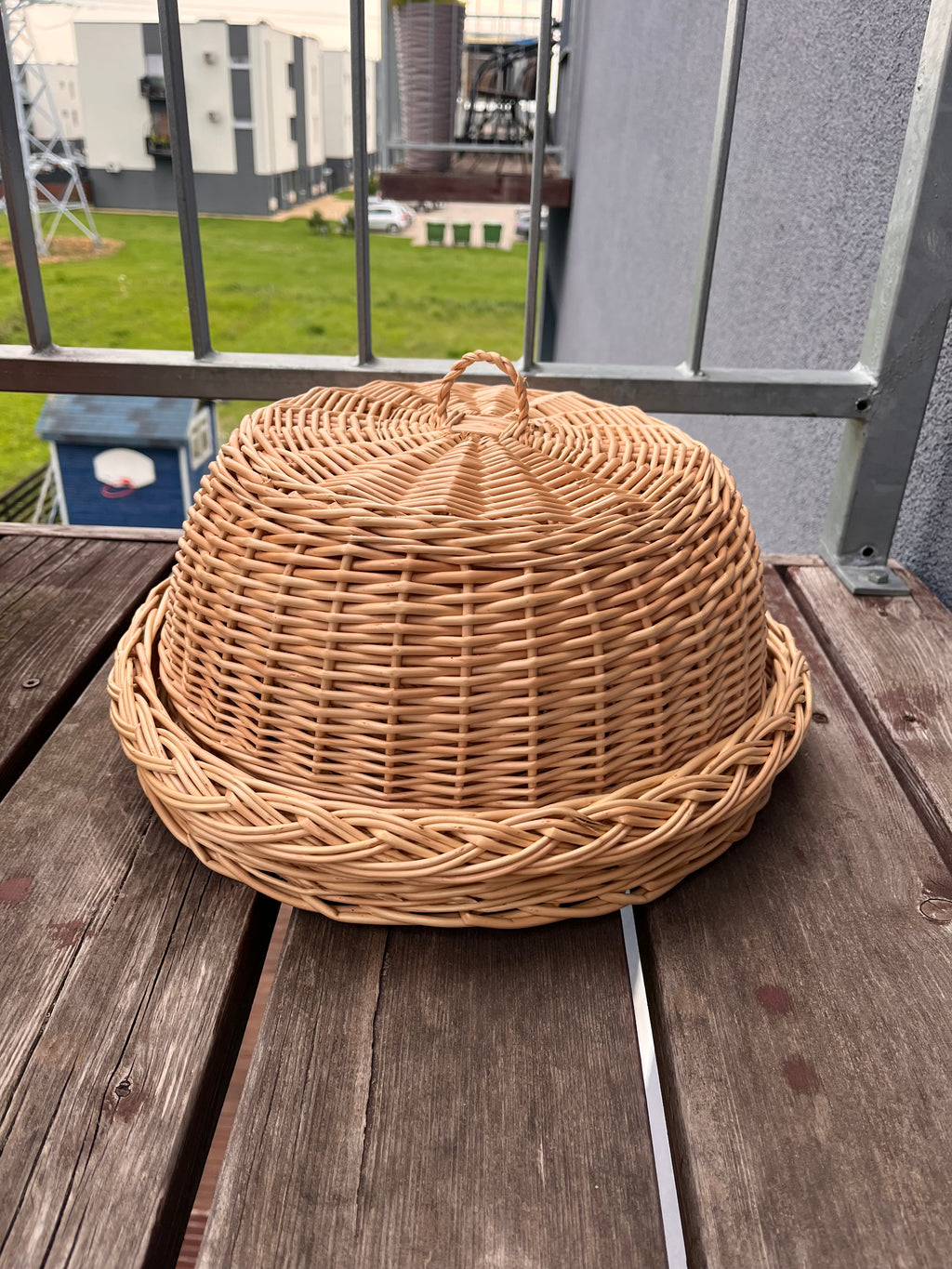 Wicker Food Cloche with Round Tray