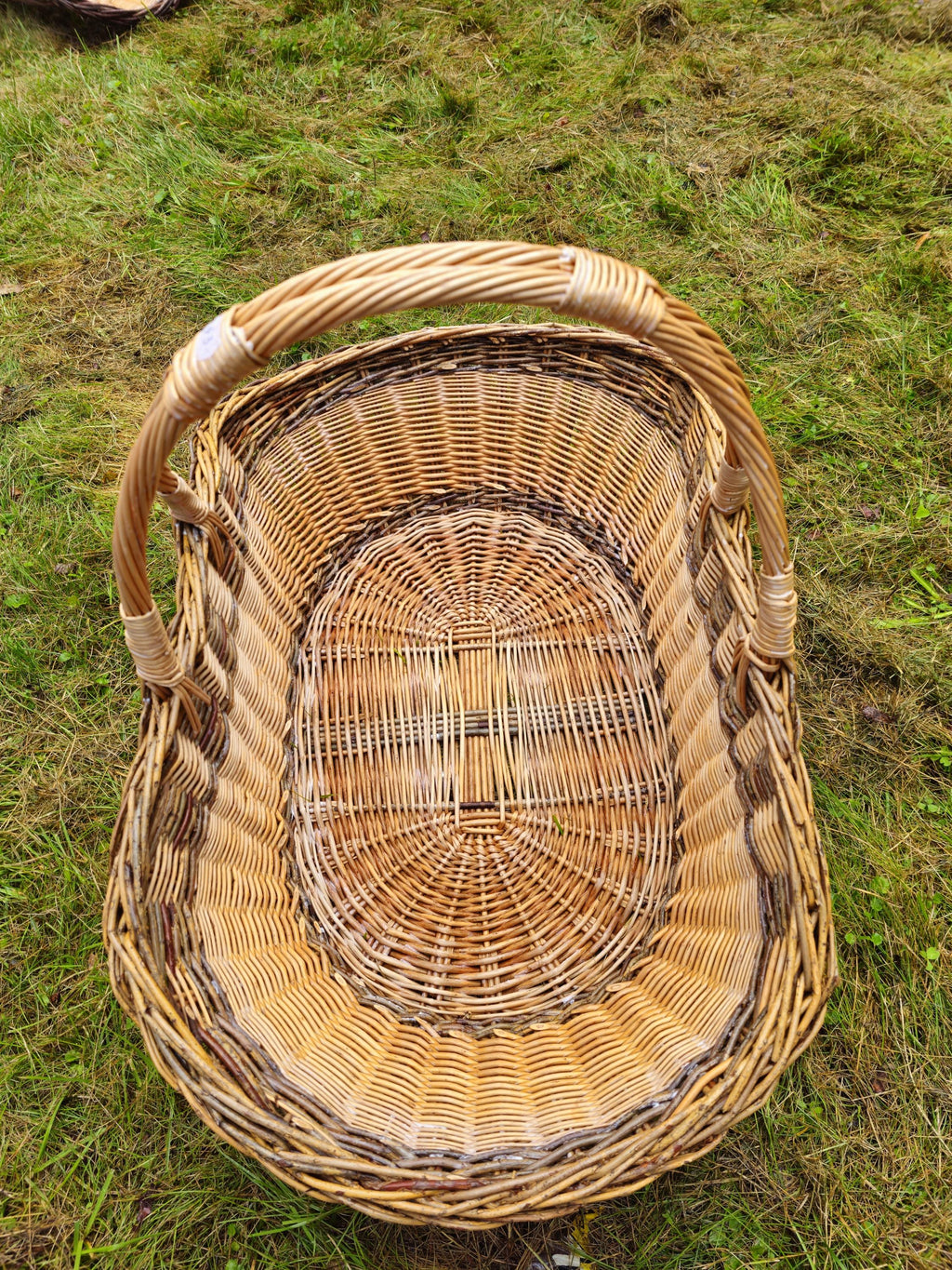 Extra Large Rustic Wicker Basket with Braided Rim
