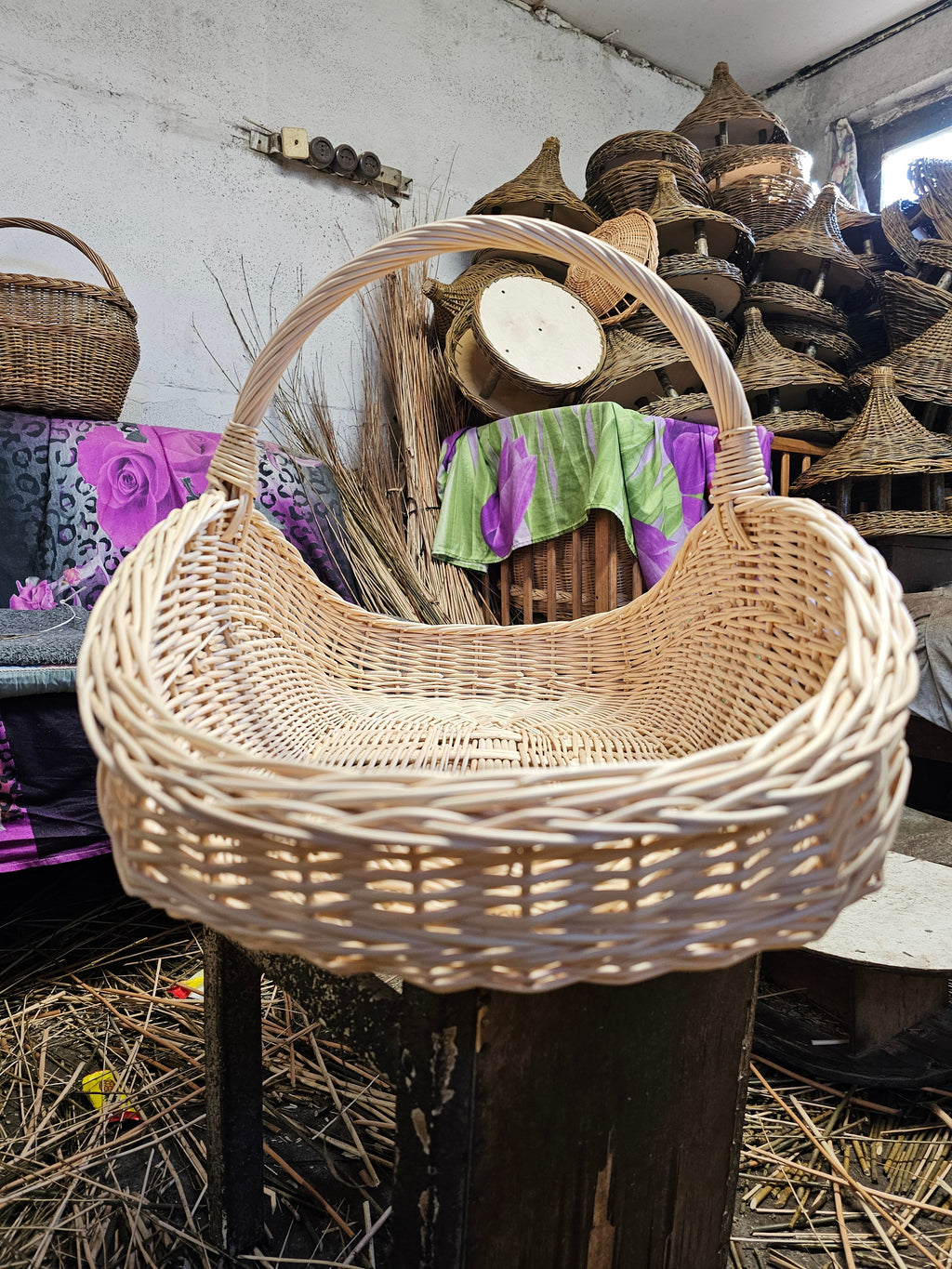 Extra-Large Willow Trug 0027 - NaturelyWoven