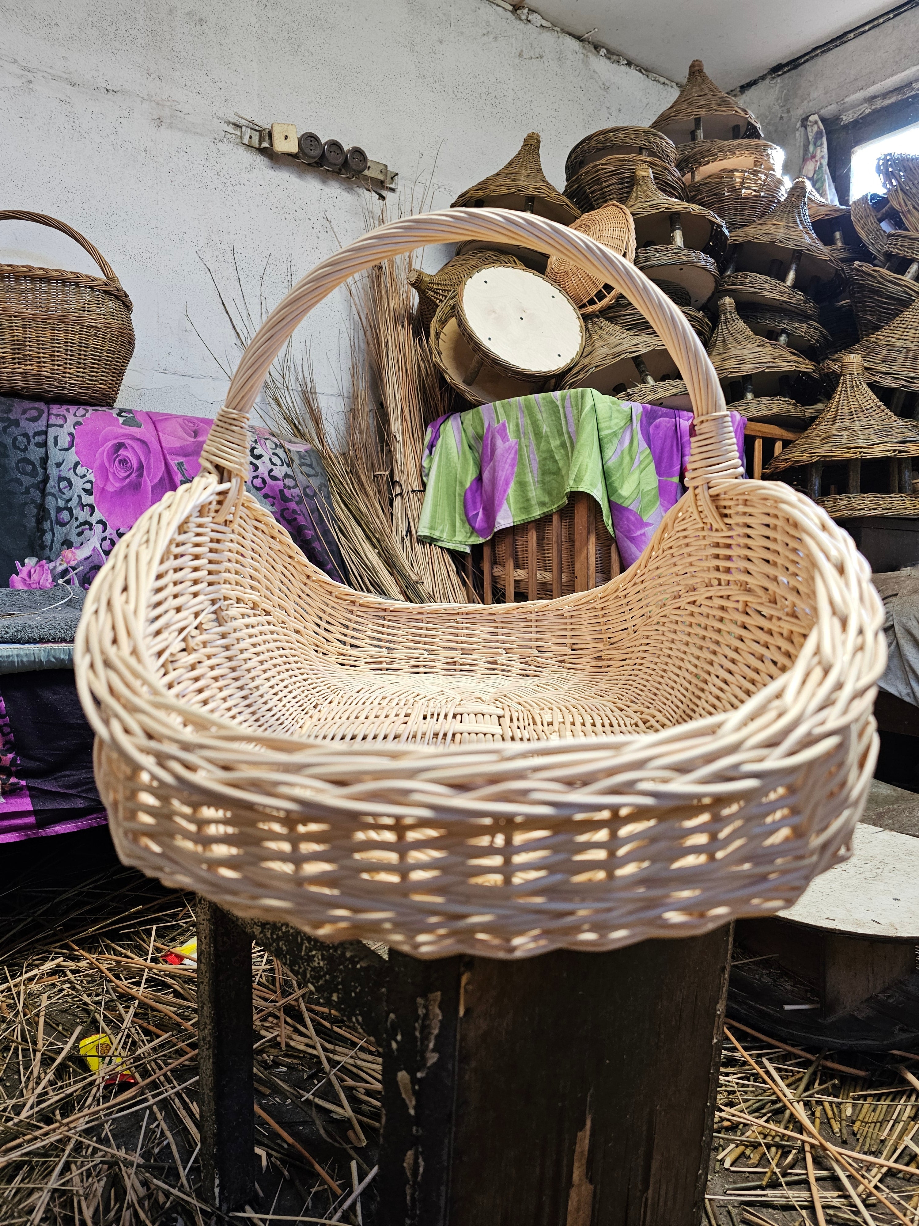 Extra-Large Willow Trug 0027 - NaturelyWoven