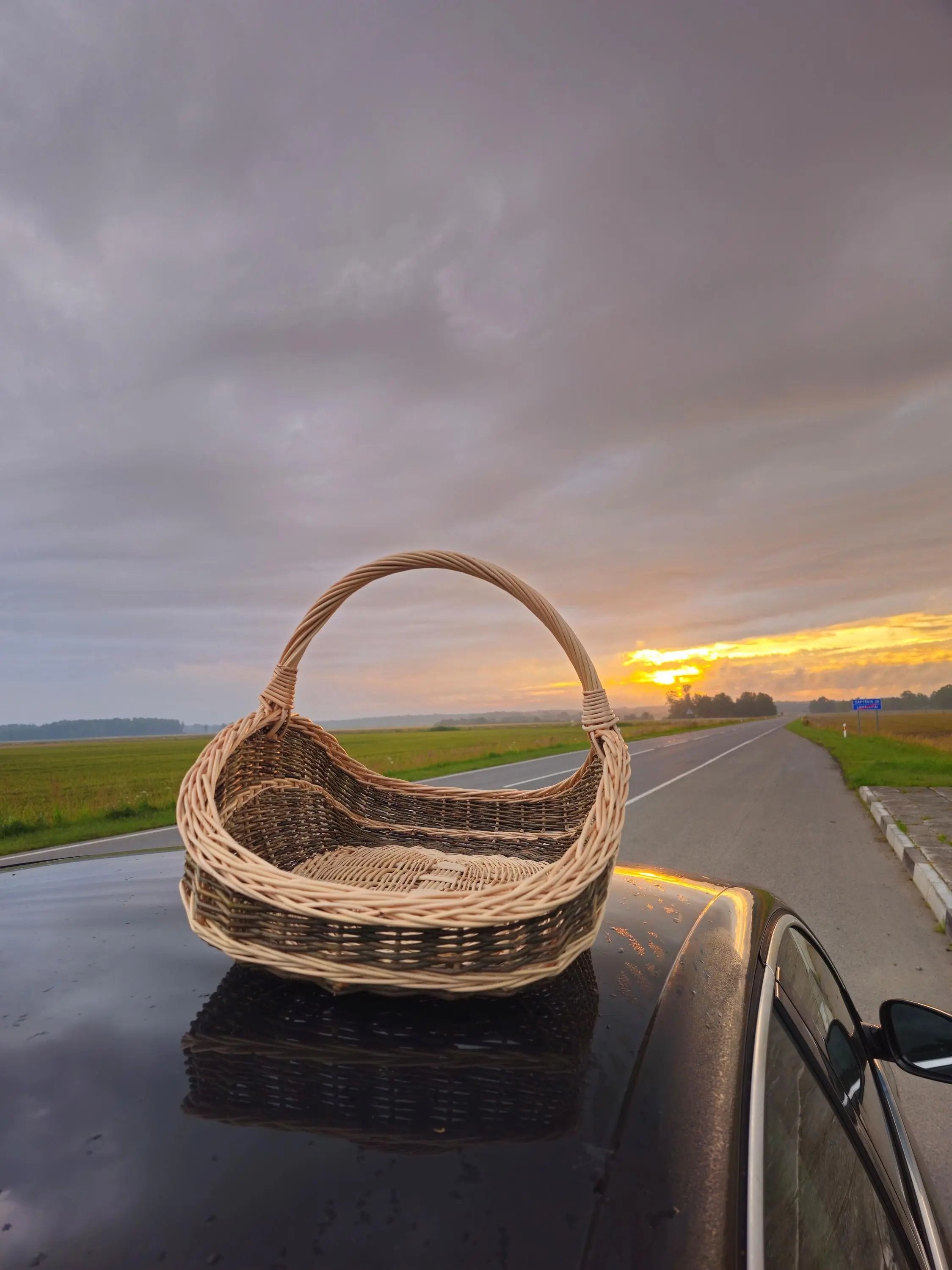 Extra-Large Willow Trug 0027 - NaturelyWoven