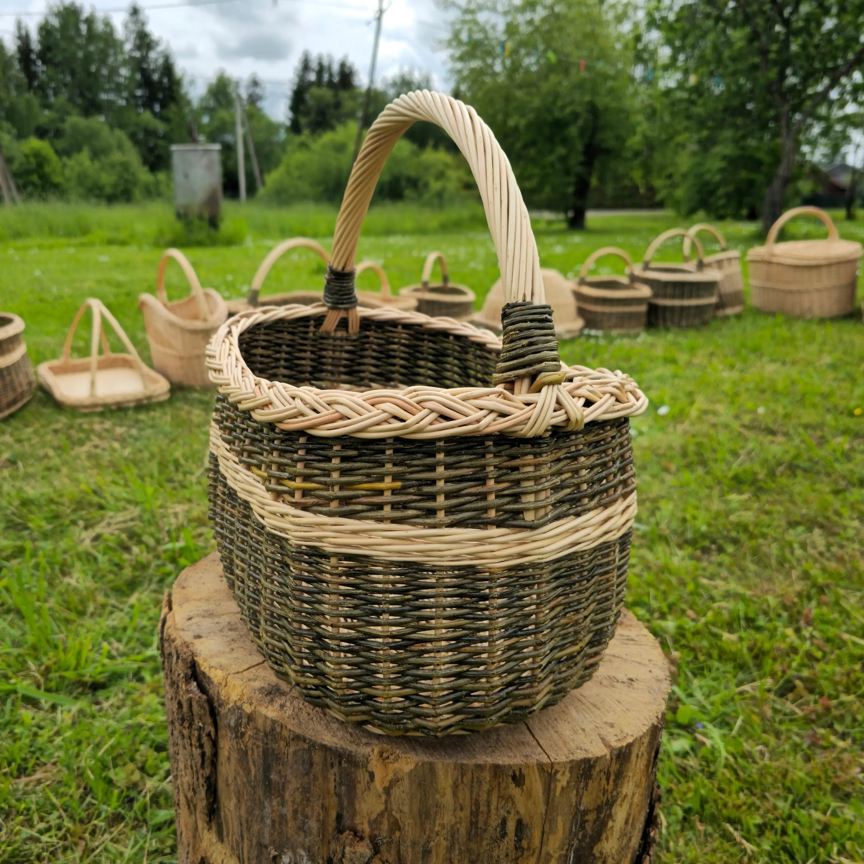Rustic Natural Willow Foraging Basket - Handmade Wicker - NaturelyWoven