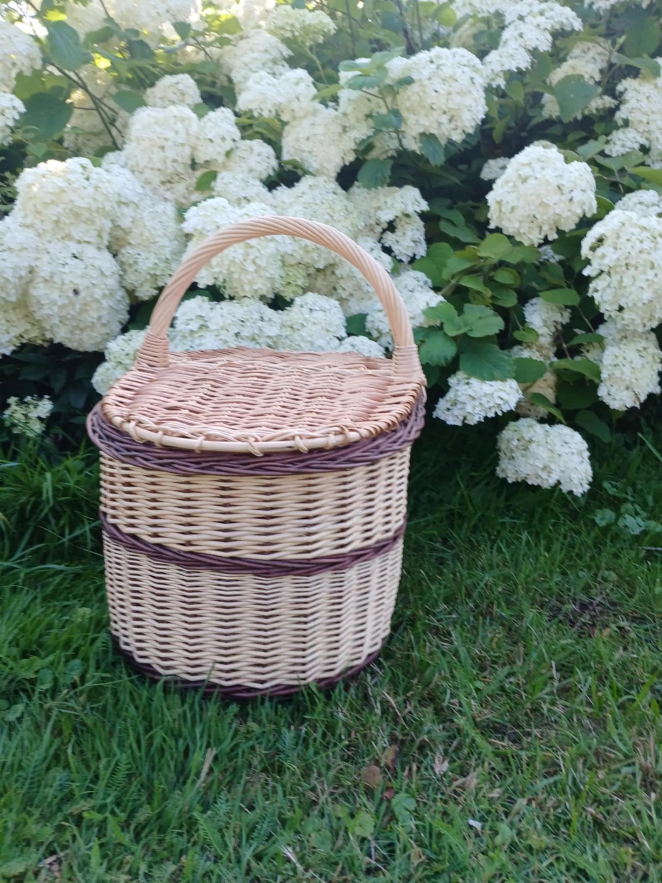 Rustic Willow Picnic Basket with Double Lid - Large Size - NaturelyWoven