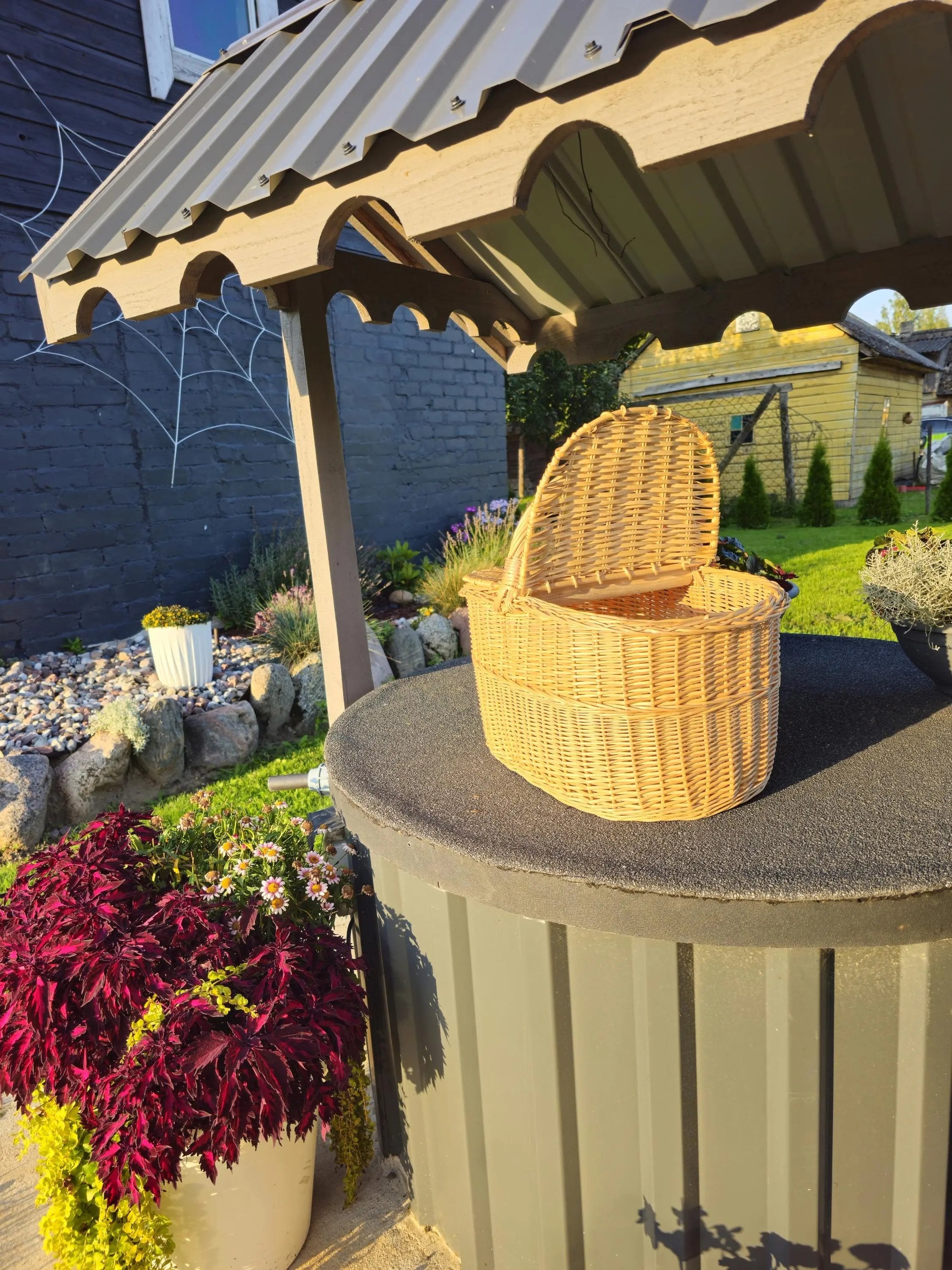 Rustic Willow Picnic Basket with Double Lid - Large Size - NaturelyWoven