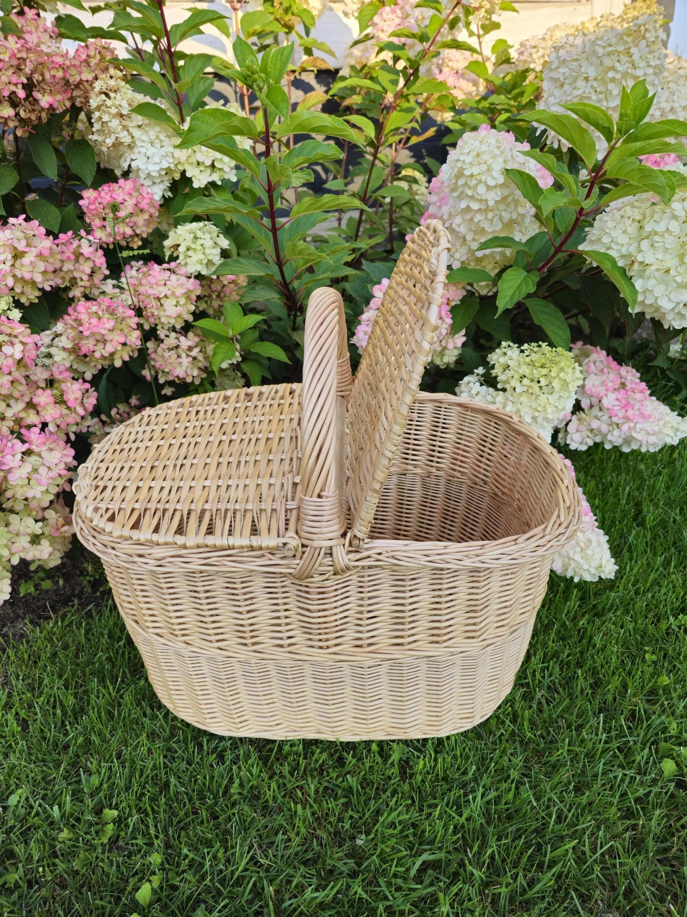 Rustic Willow Picnic Basket with Double Lid - Large Size - NaturelyWoven