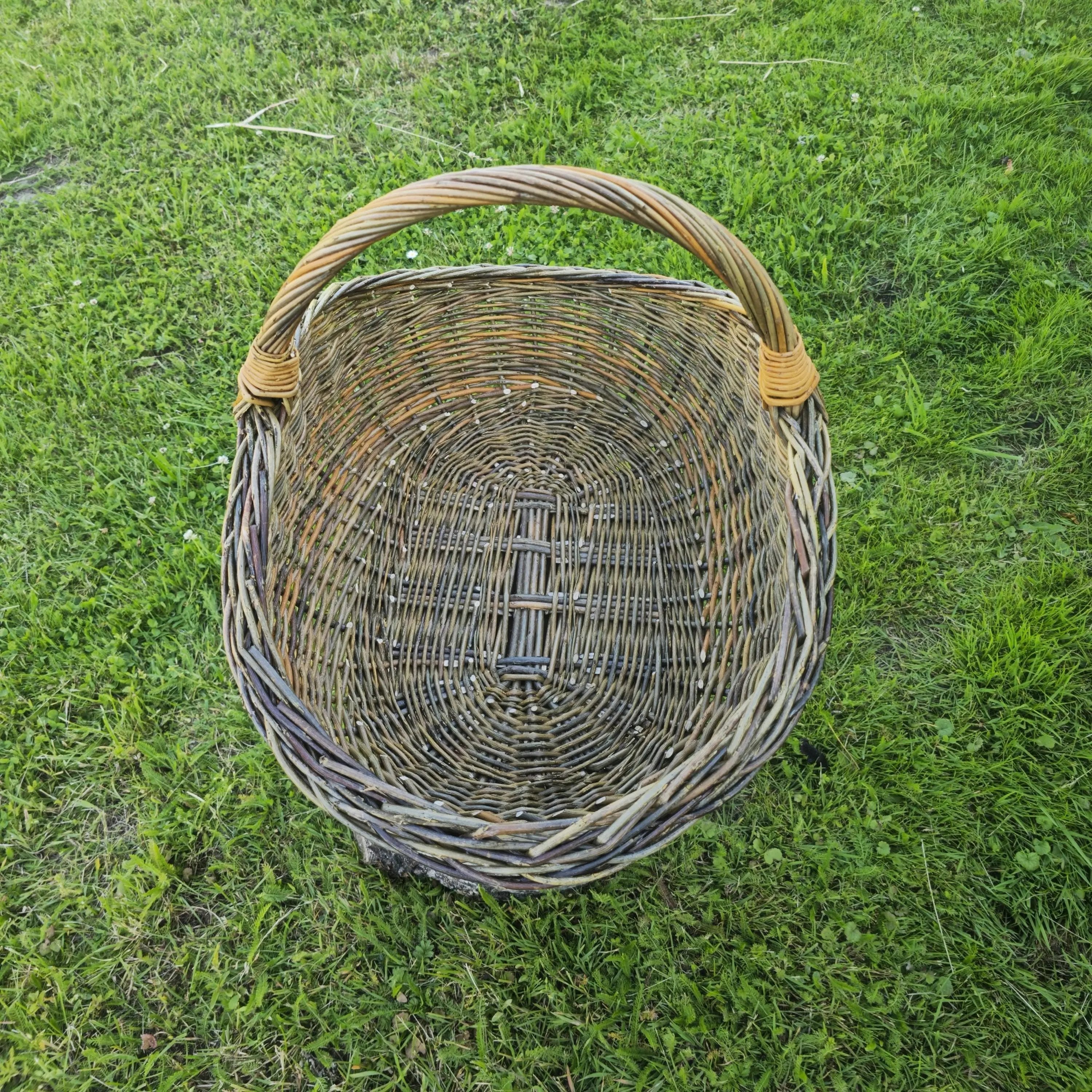 Handwoven Wicker Basket - Natural Foraging Basket for Harvesting & Mushroom Picking - NaturelyWoven