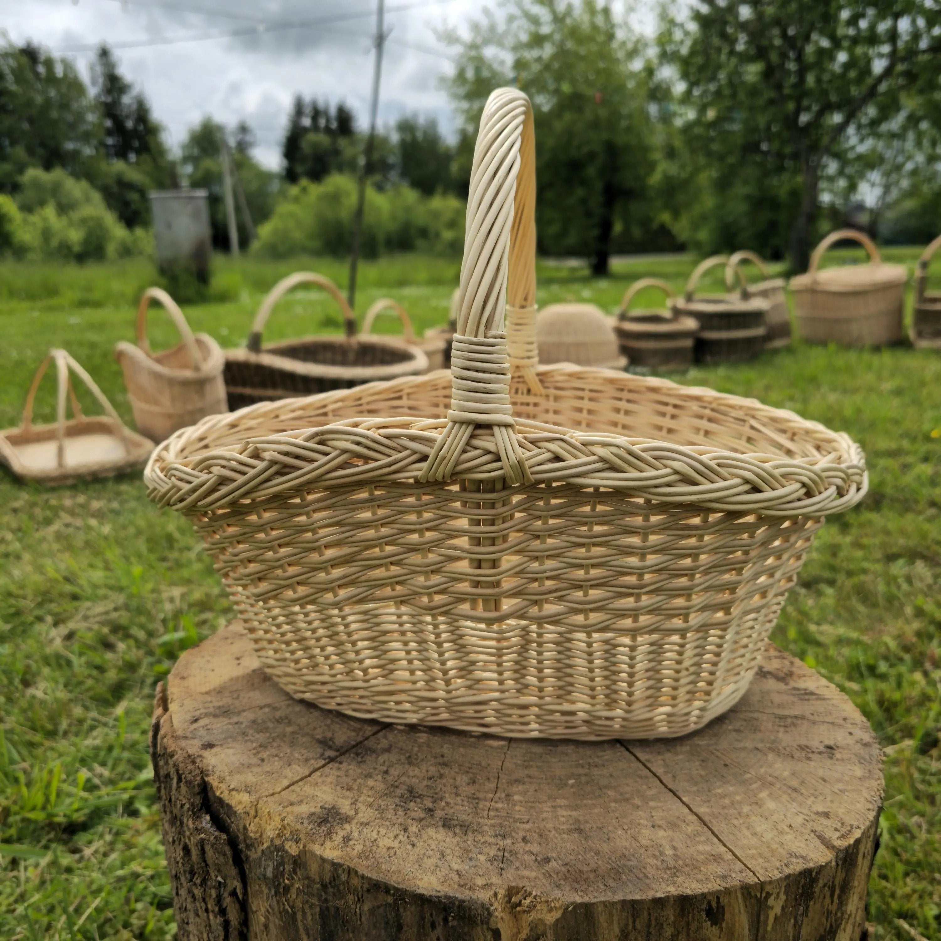 Handwoven Wicker Basket – Natural Willow Bread & Fruit Storage Basket - NaturelyWoven
