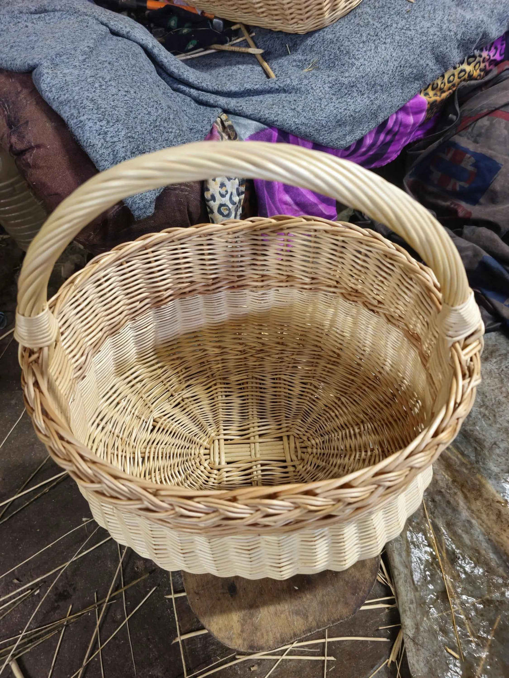 Wicker basket 046b - NaturelyWoven wicker - handmade
