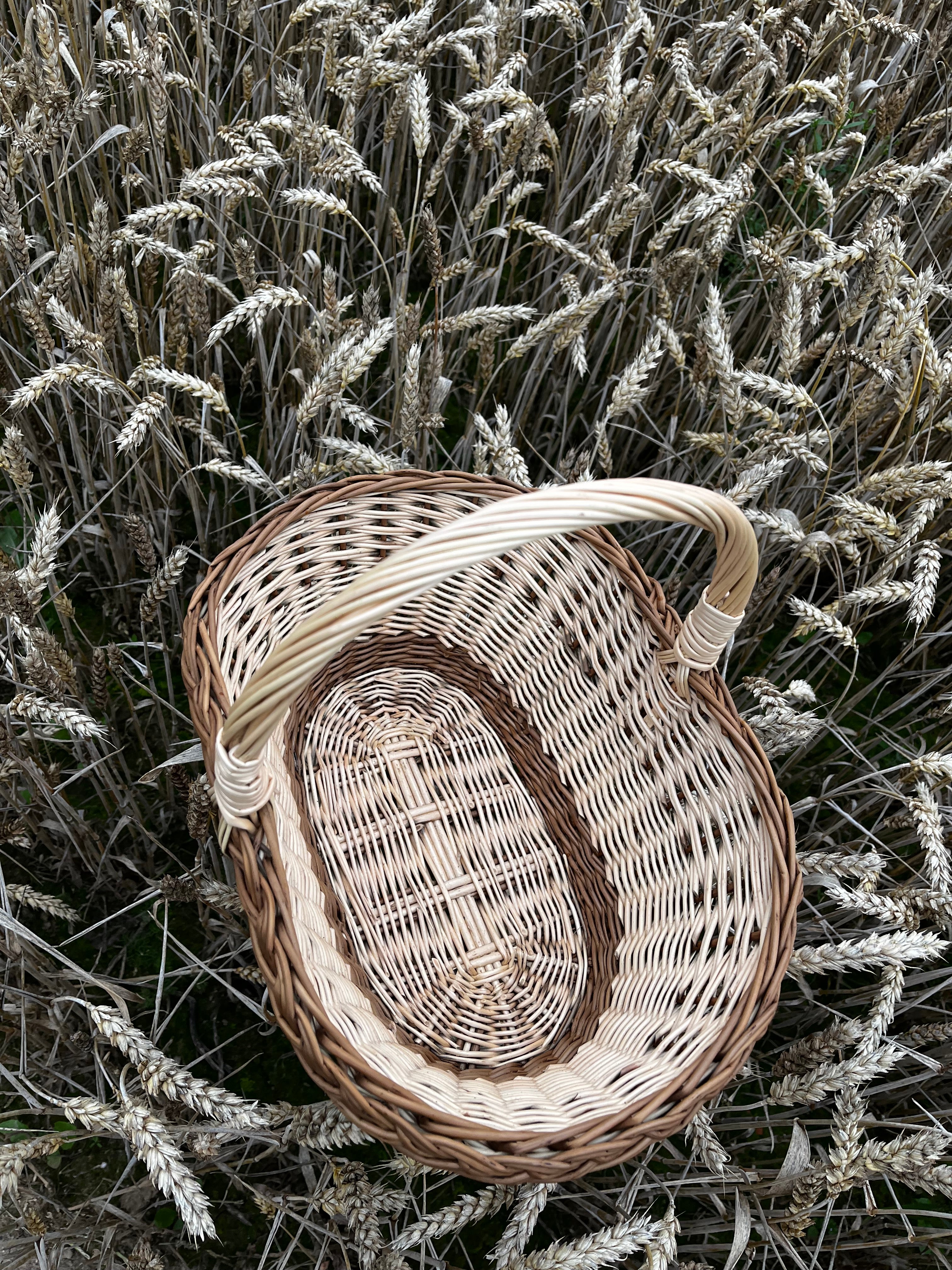 Wicker basket 020b