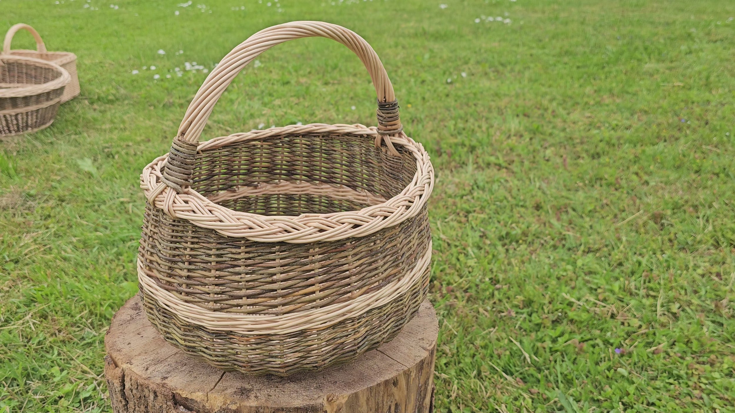 Round Wicker Basket with Handle