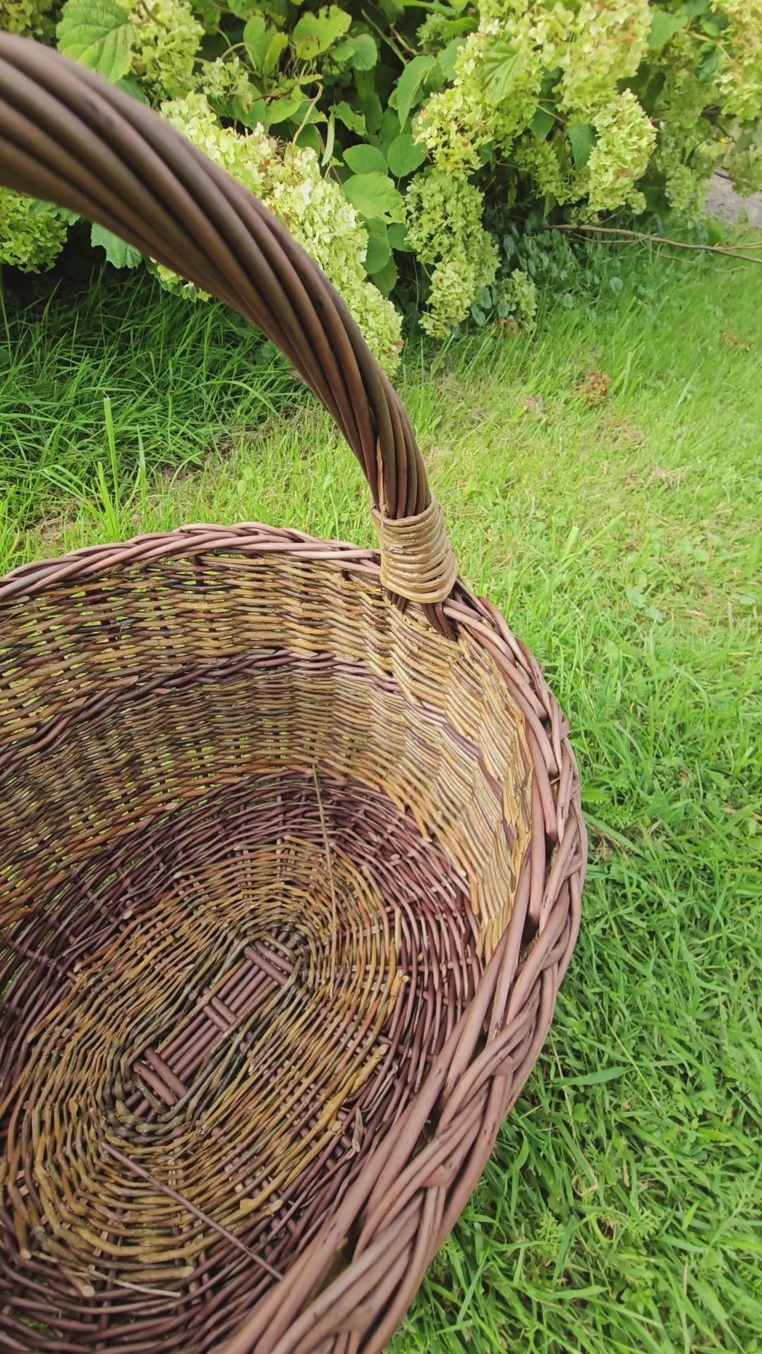 Wicker basket 037b