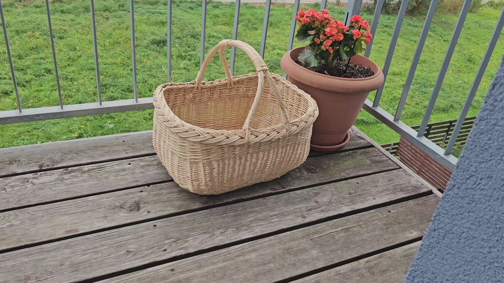 Large Willow Harvest Basket — product video