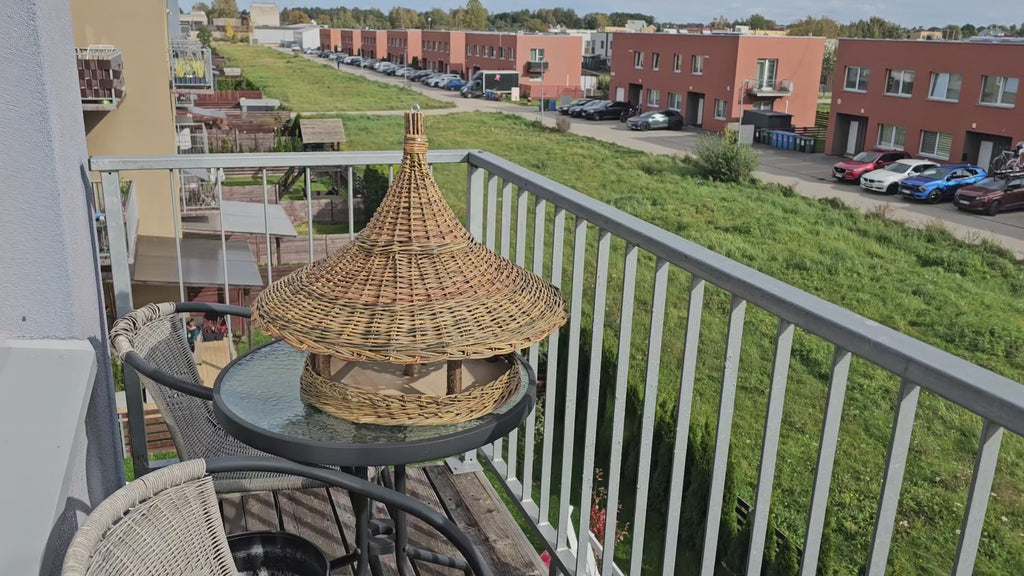 Extra Large Pagoda-Roof Willow Bird Feeder — product video