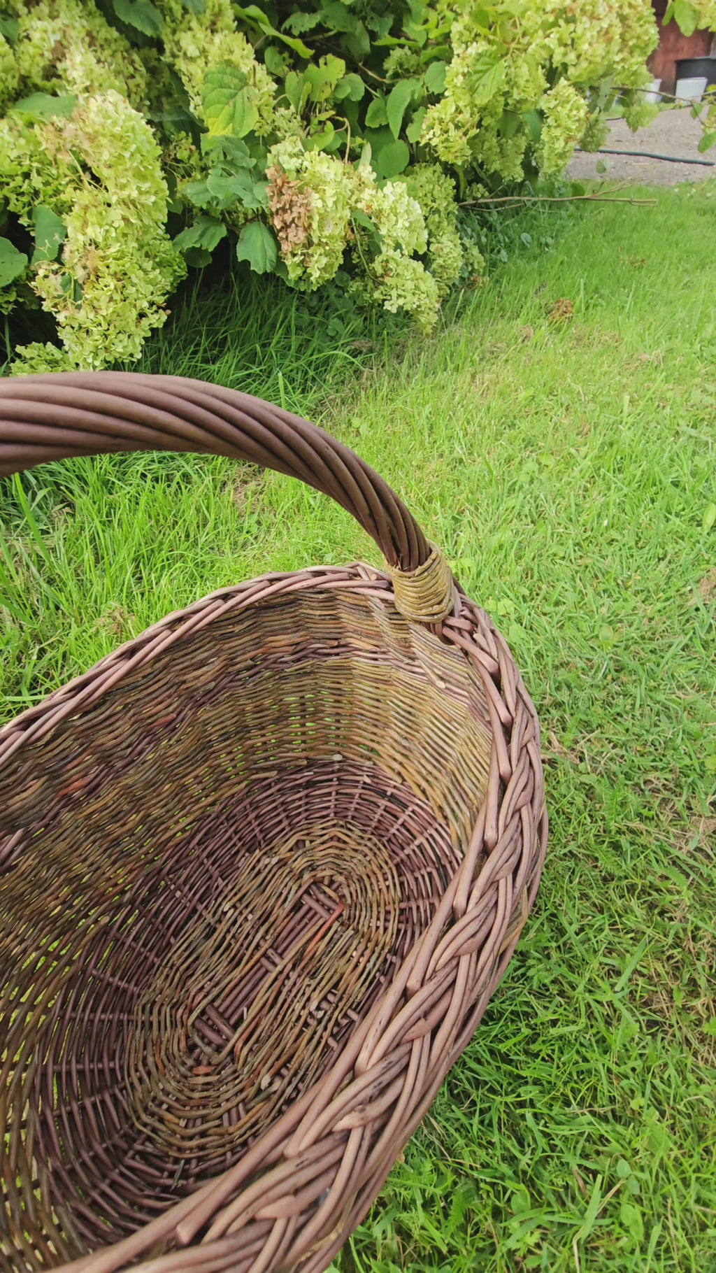 Large Round Wicker Storage Basket with Handle