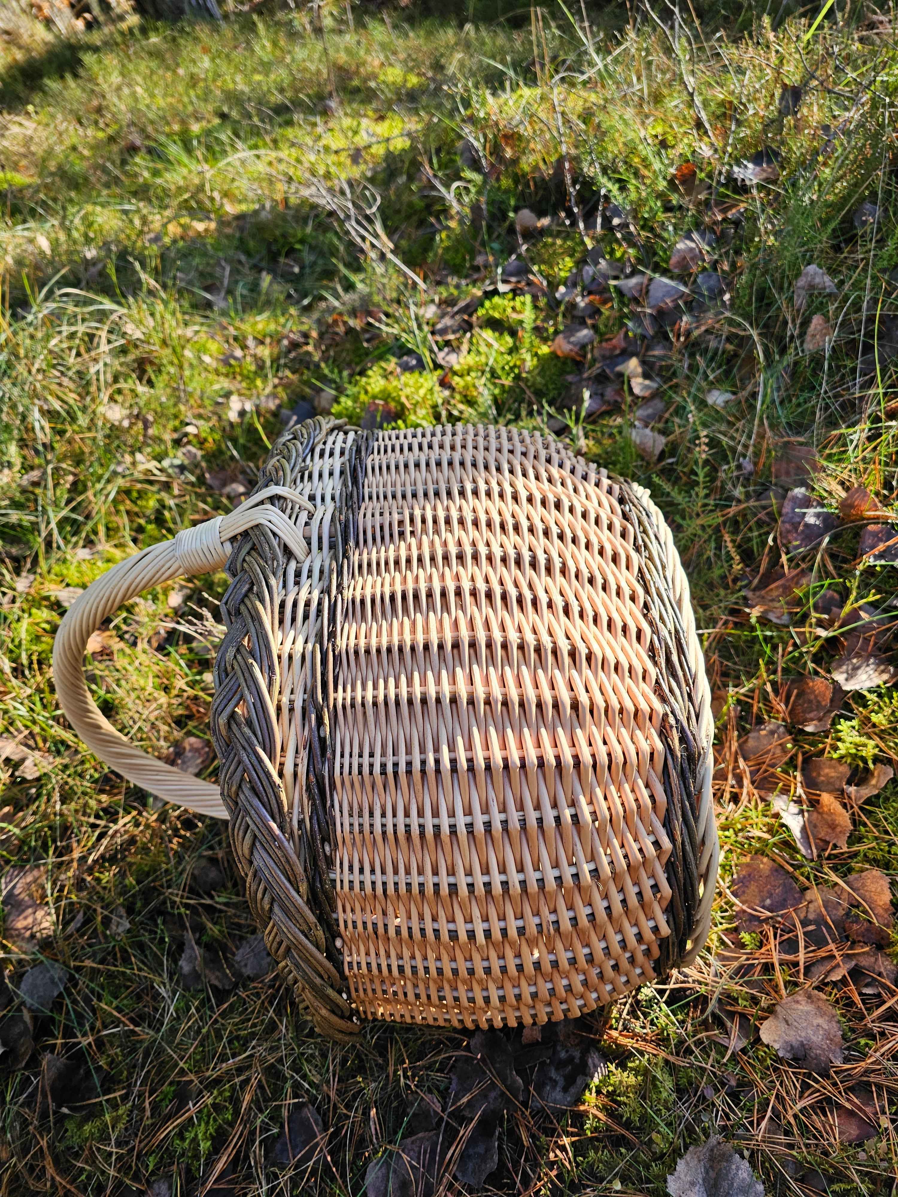 Wicker basket 026r - NaturelyWoven wicker - handmade