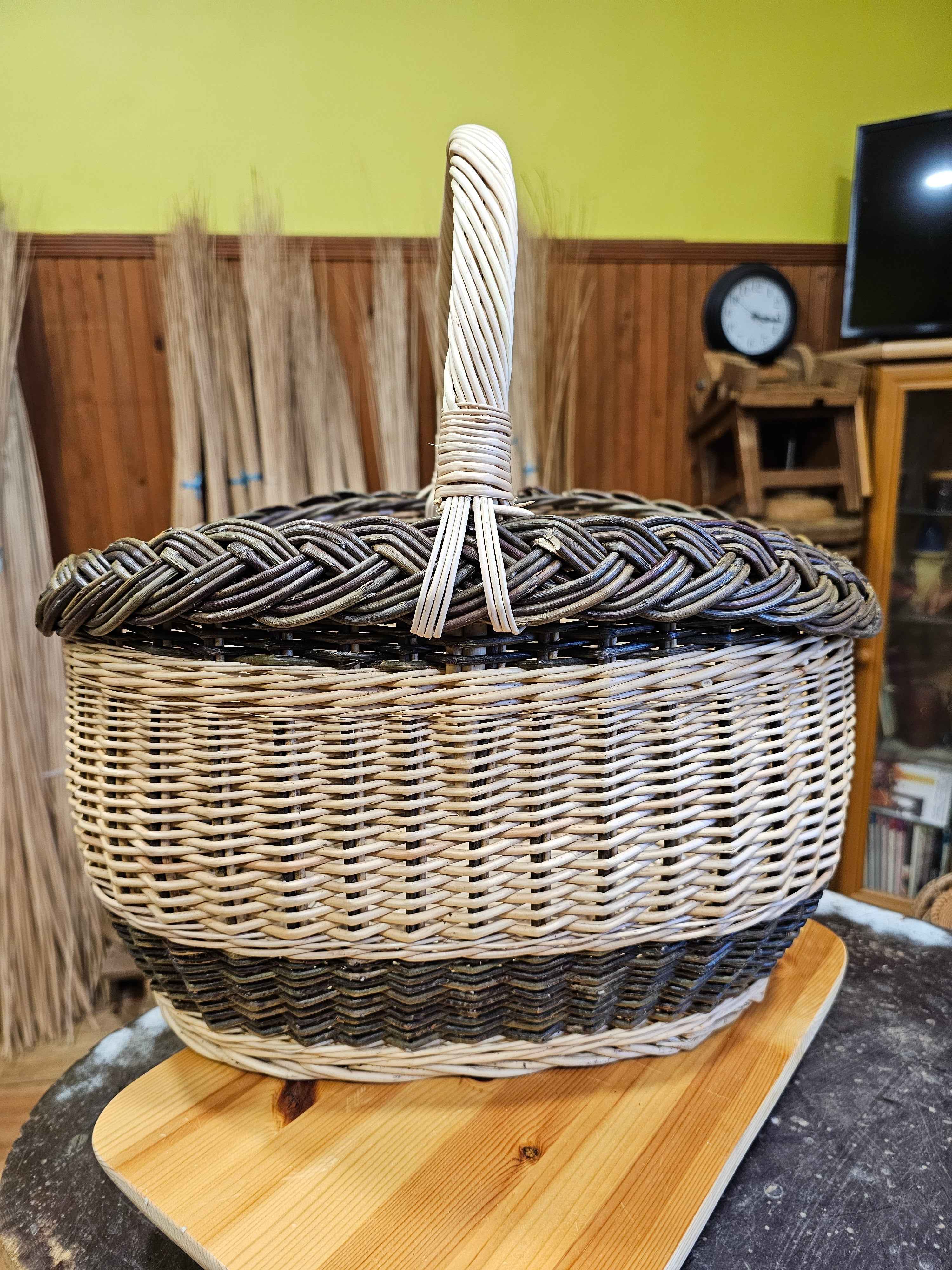 Wicker basket 040r - NaturelyWoven wicker - handmade