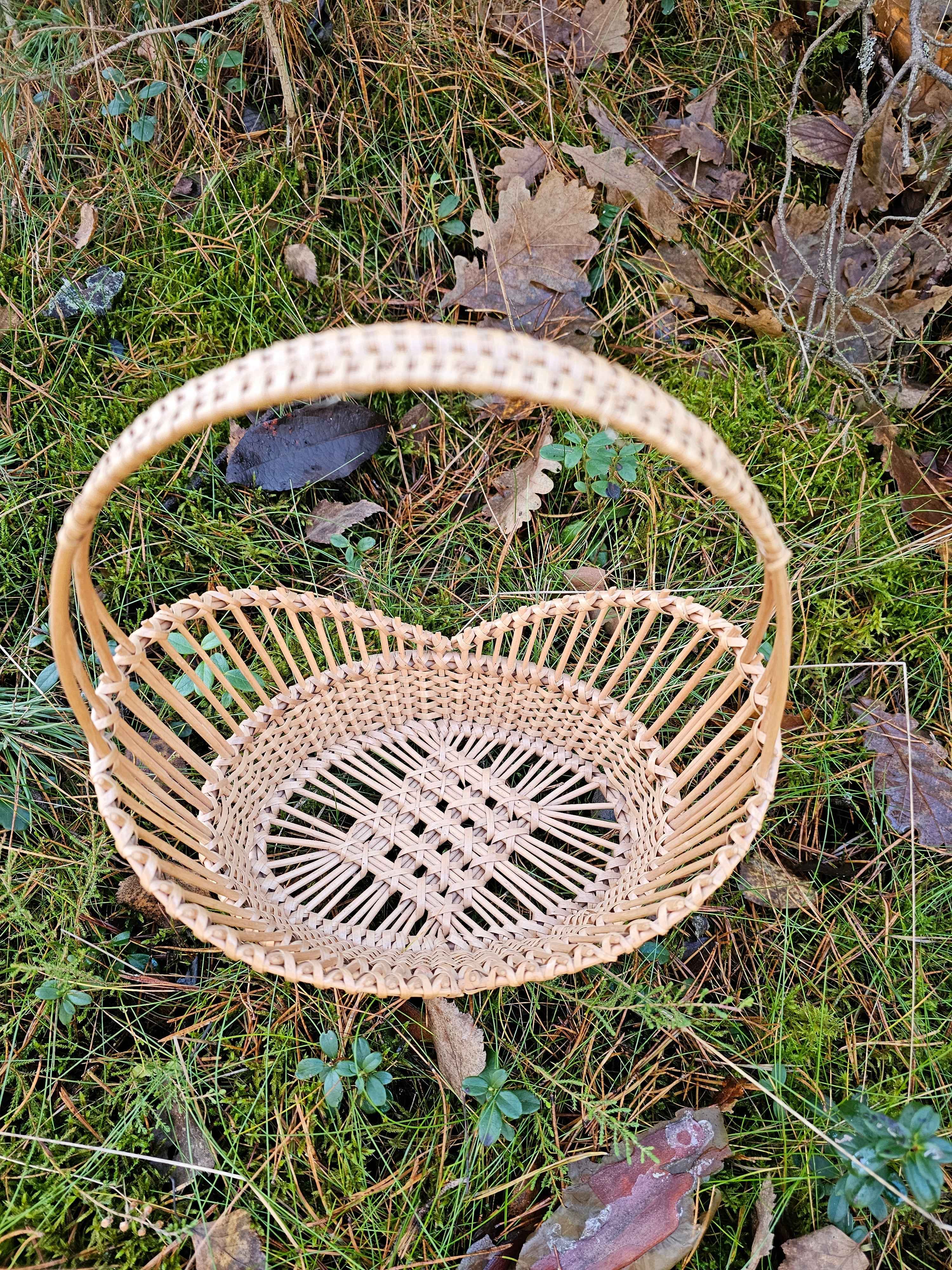 Ornate Wicker Serving Tray — handmade wicker tray from Lithuanian willow